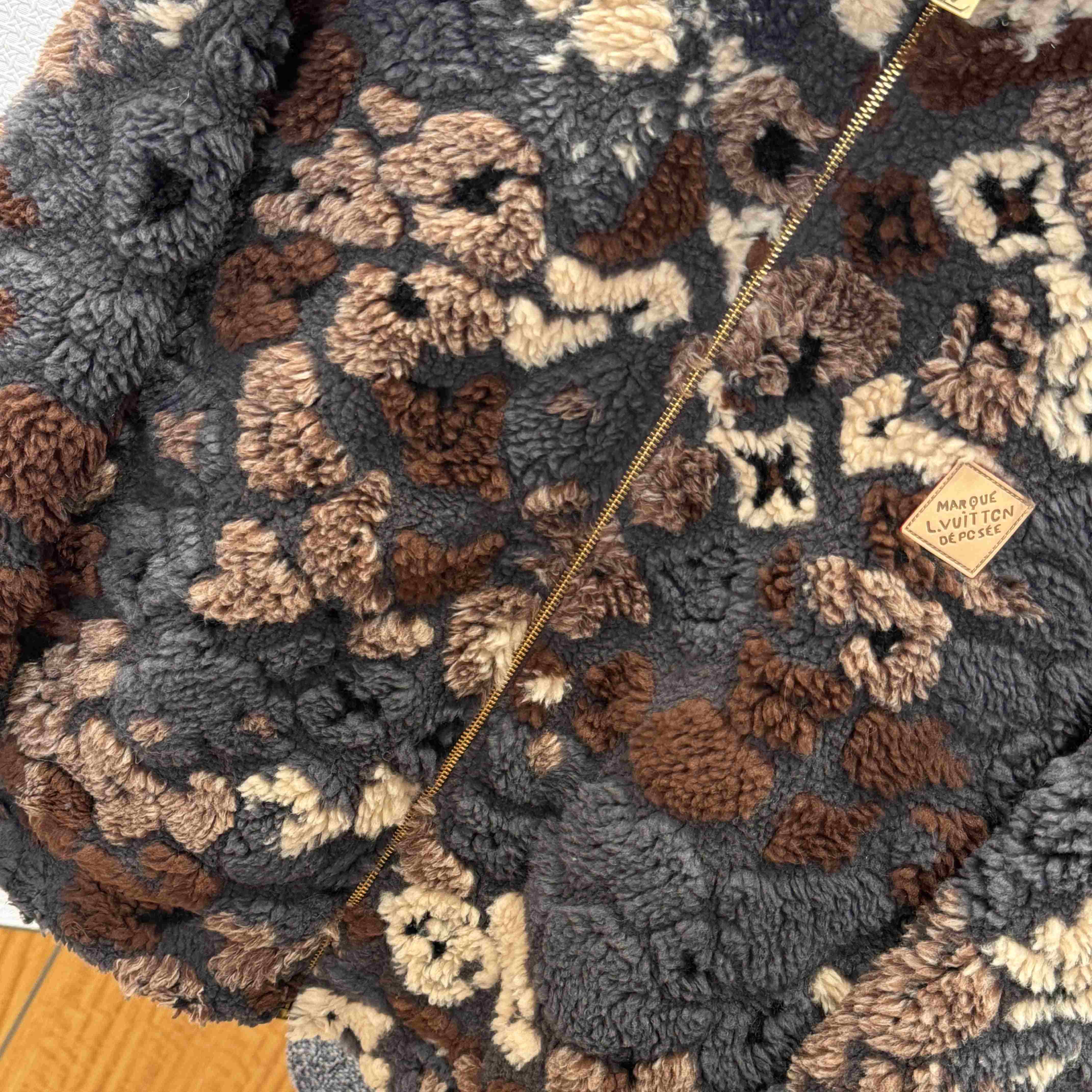 Louis Vuitton Reversible Fleece Blouson   1AIMJS - FashionPlug