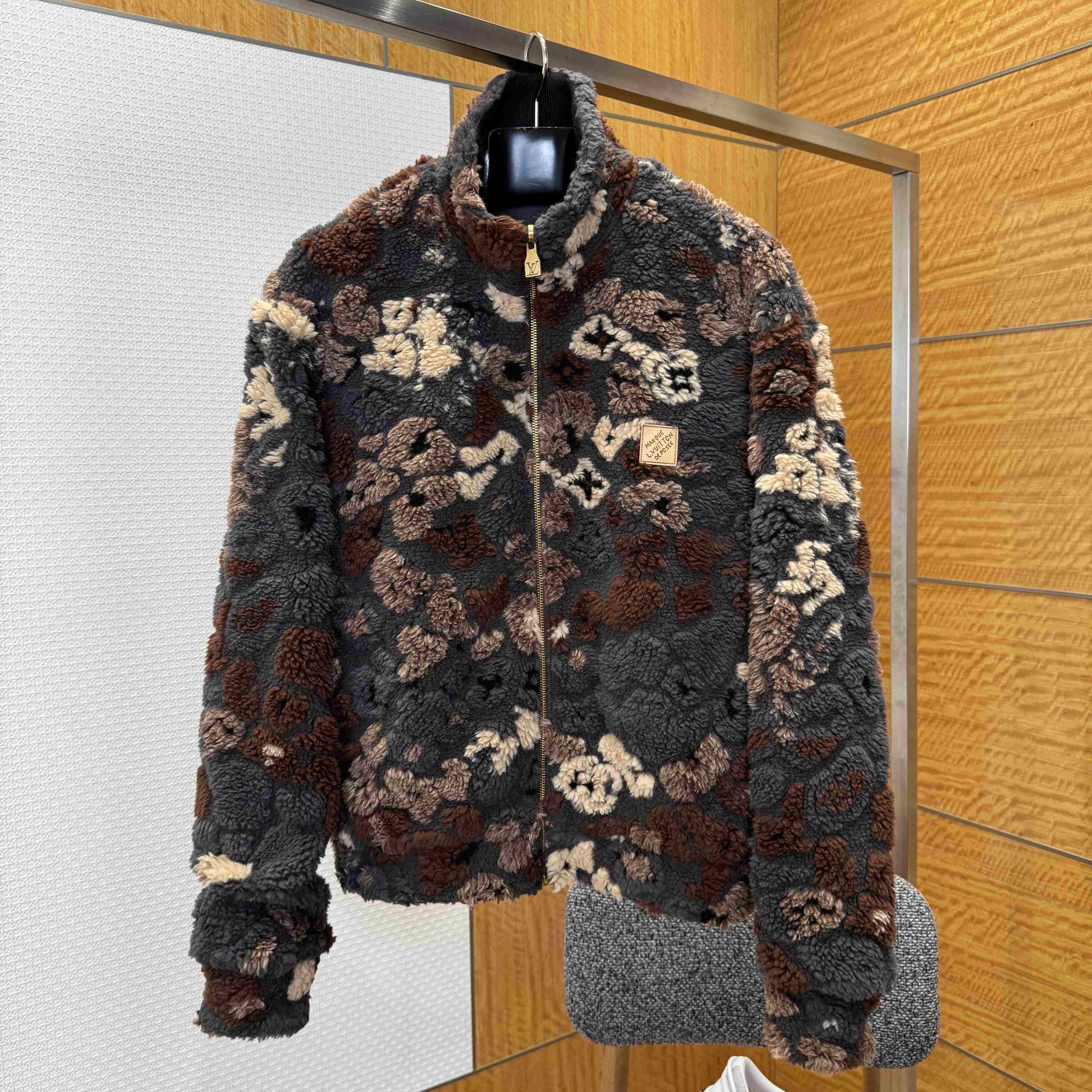 Louis Vuitton Reversible Fleece Blouson   1AIMJS - FashionPlug