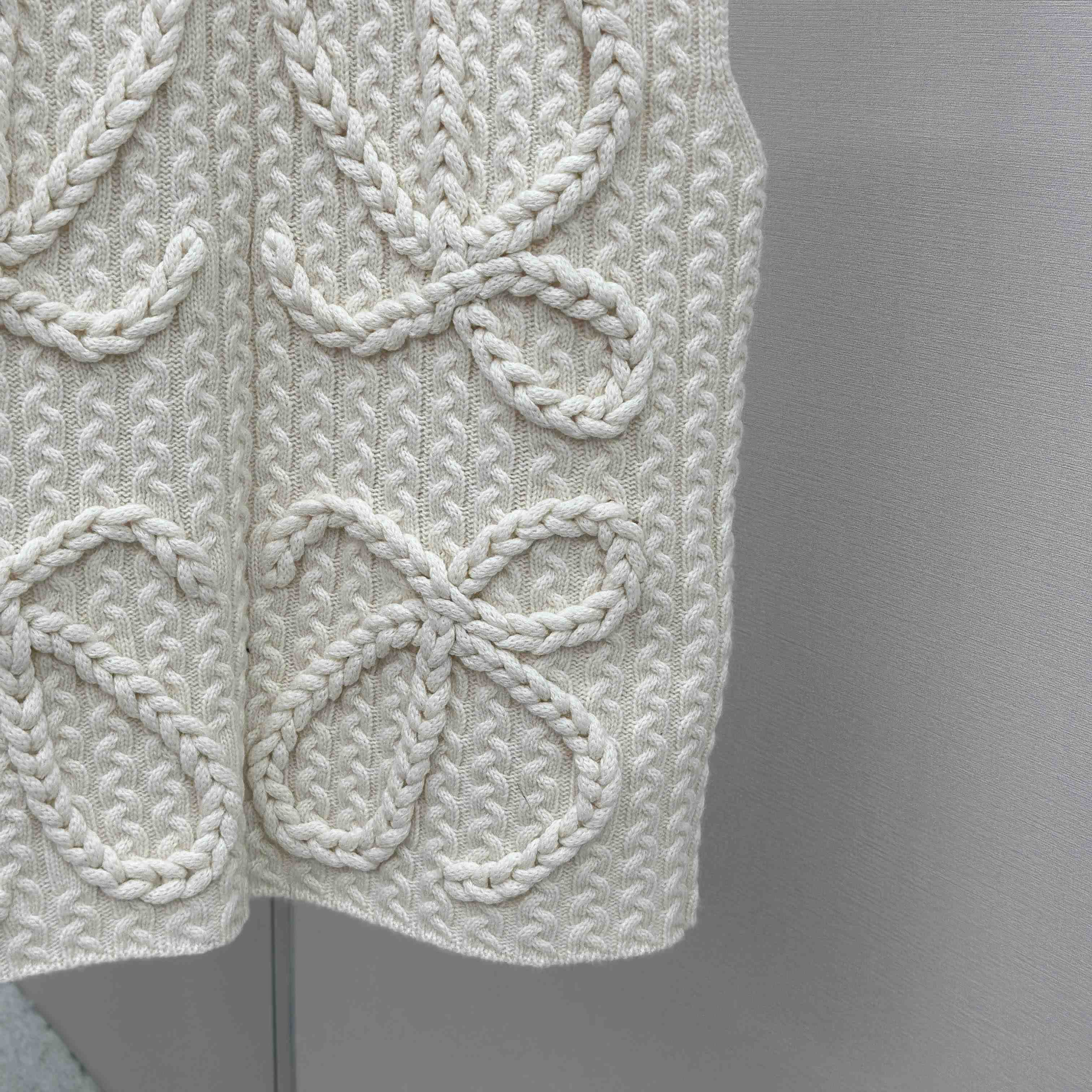 Loewe Vest In Wool - FashionPlug