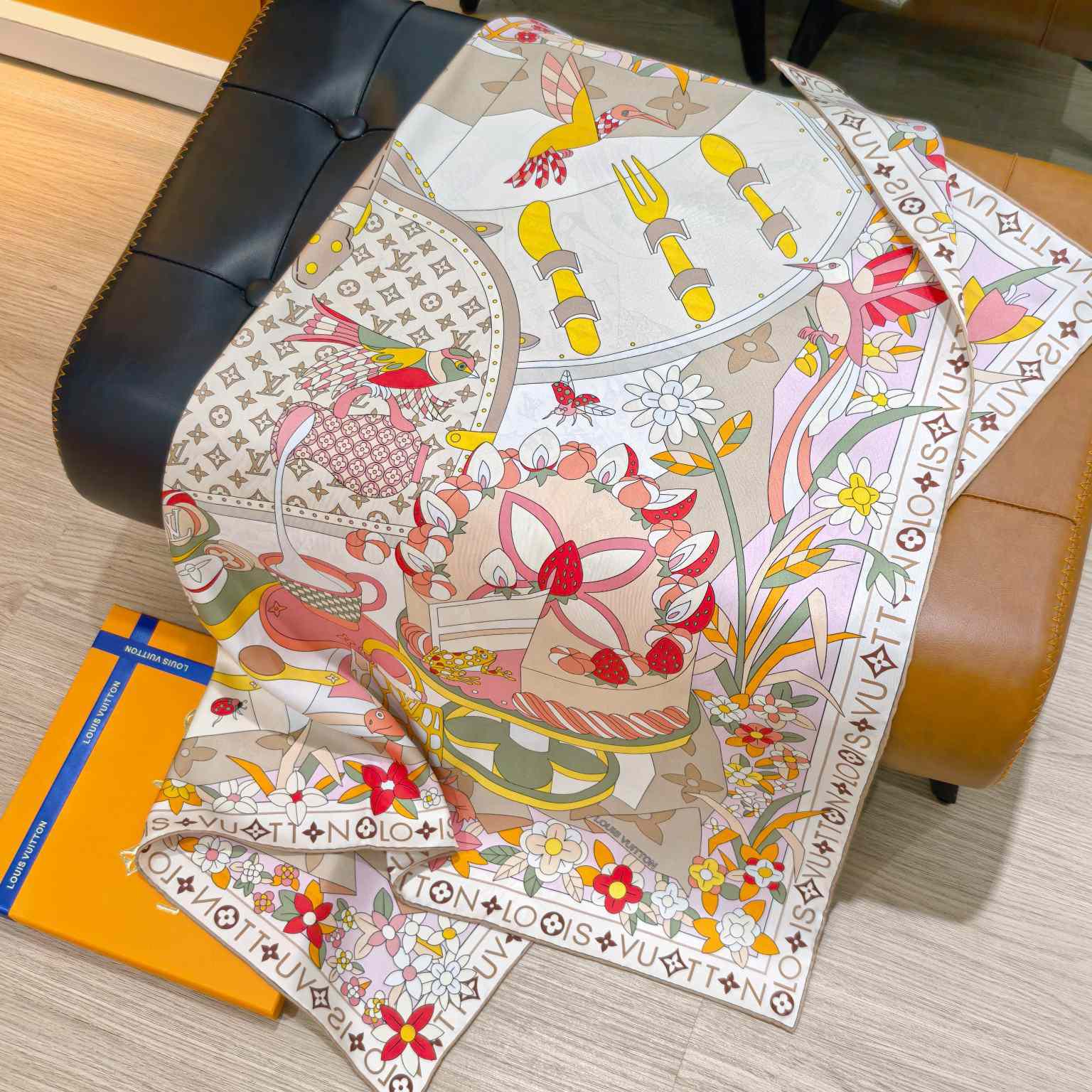 Louis Vuitton Picnic Square 90   M96355 - FashionPlug