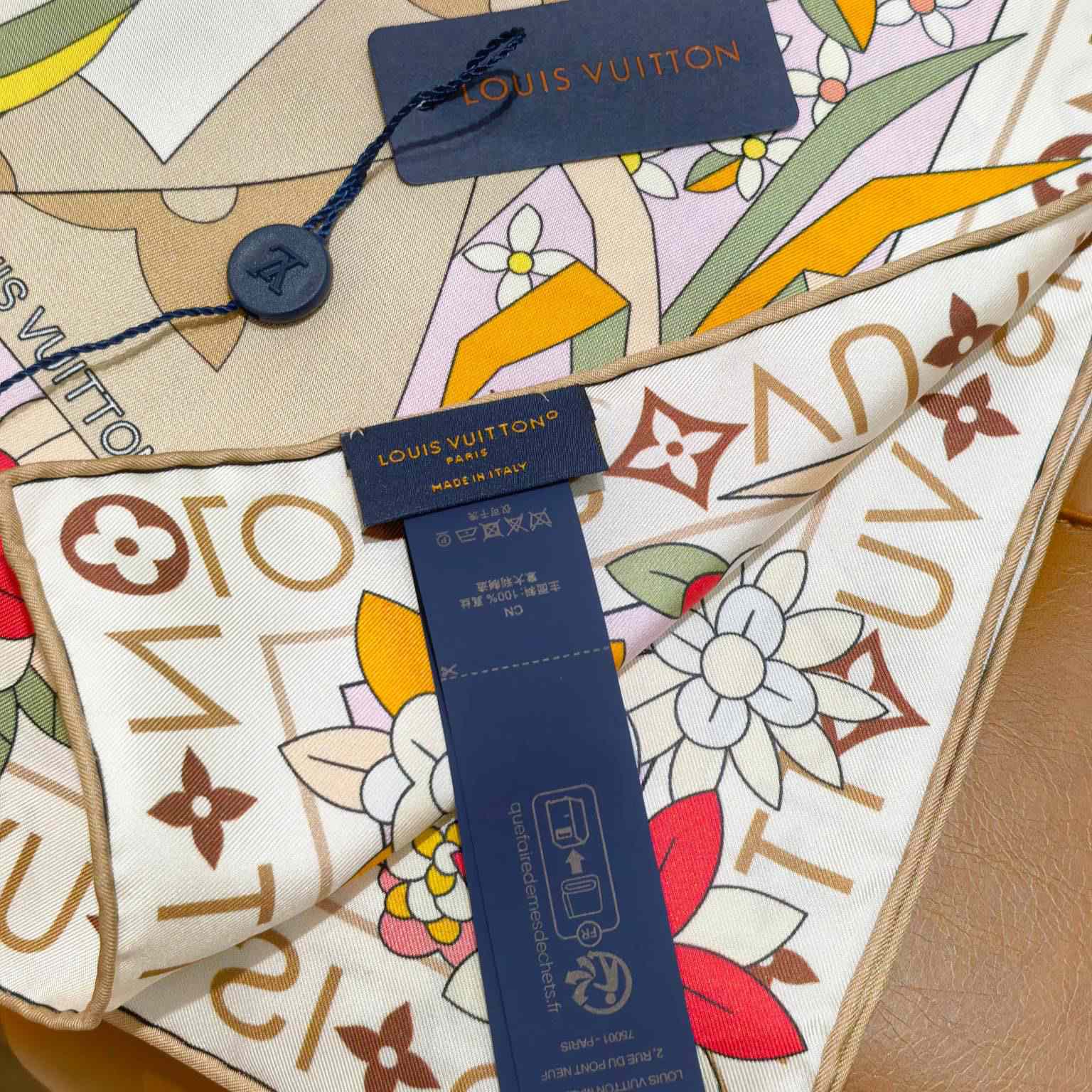 Louis Vuitton Picnic Square 90   M96355 - FashionPlug