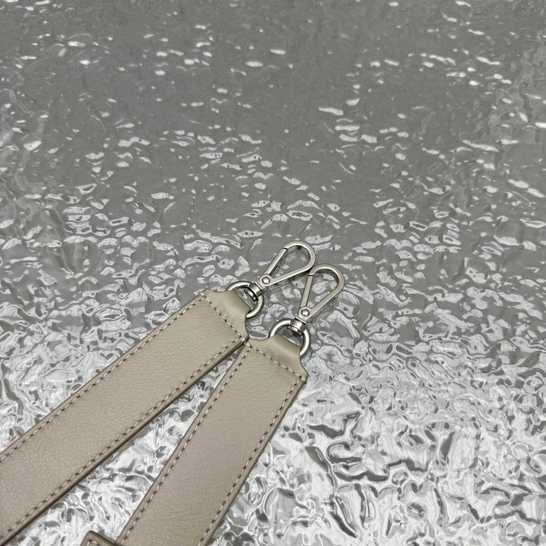 Acne Studios Sac À Bandouliere Camero Party - FashionPlug