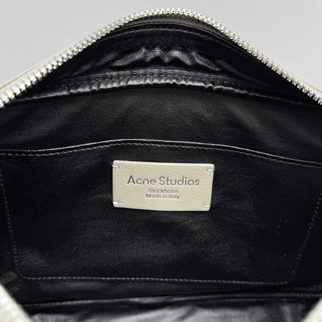 Acne Studios Sac À Bandouliere Camero Party - FashionPlug