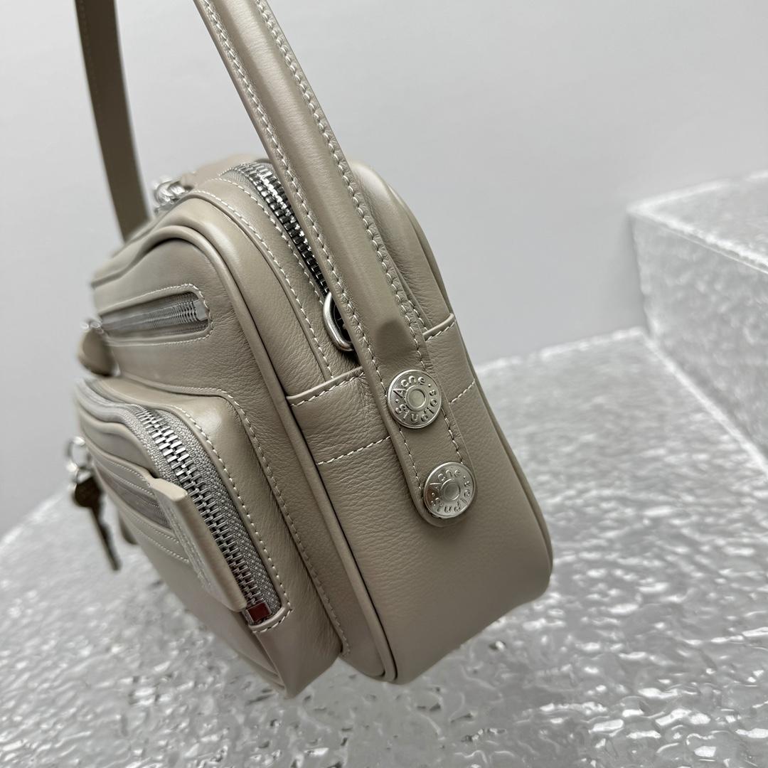 Acne Studios Sac À Bandouliere Camero Party - FashionPlug