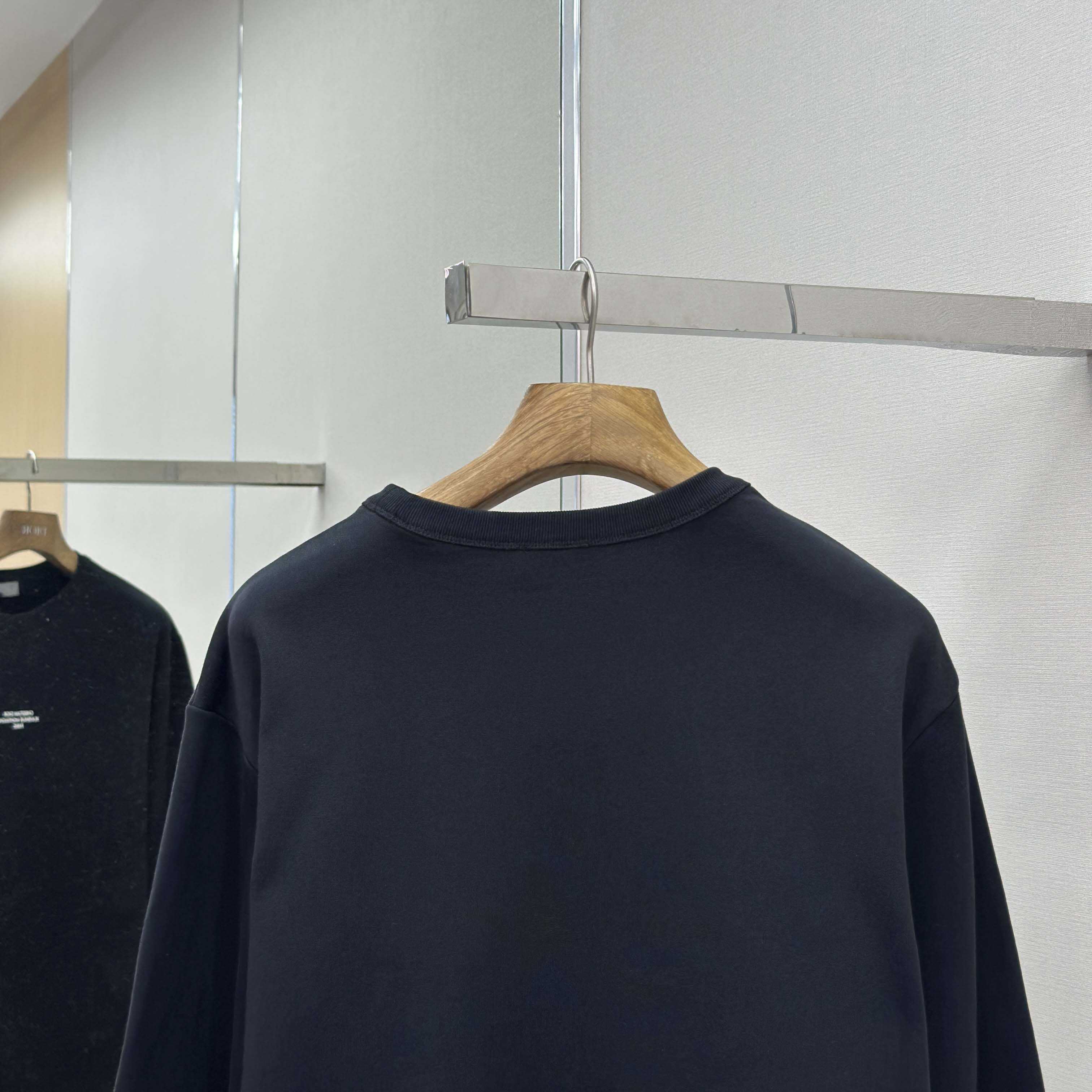 Dior Montaigne Sweatshirt   - FashionPlug