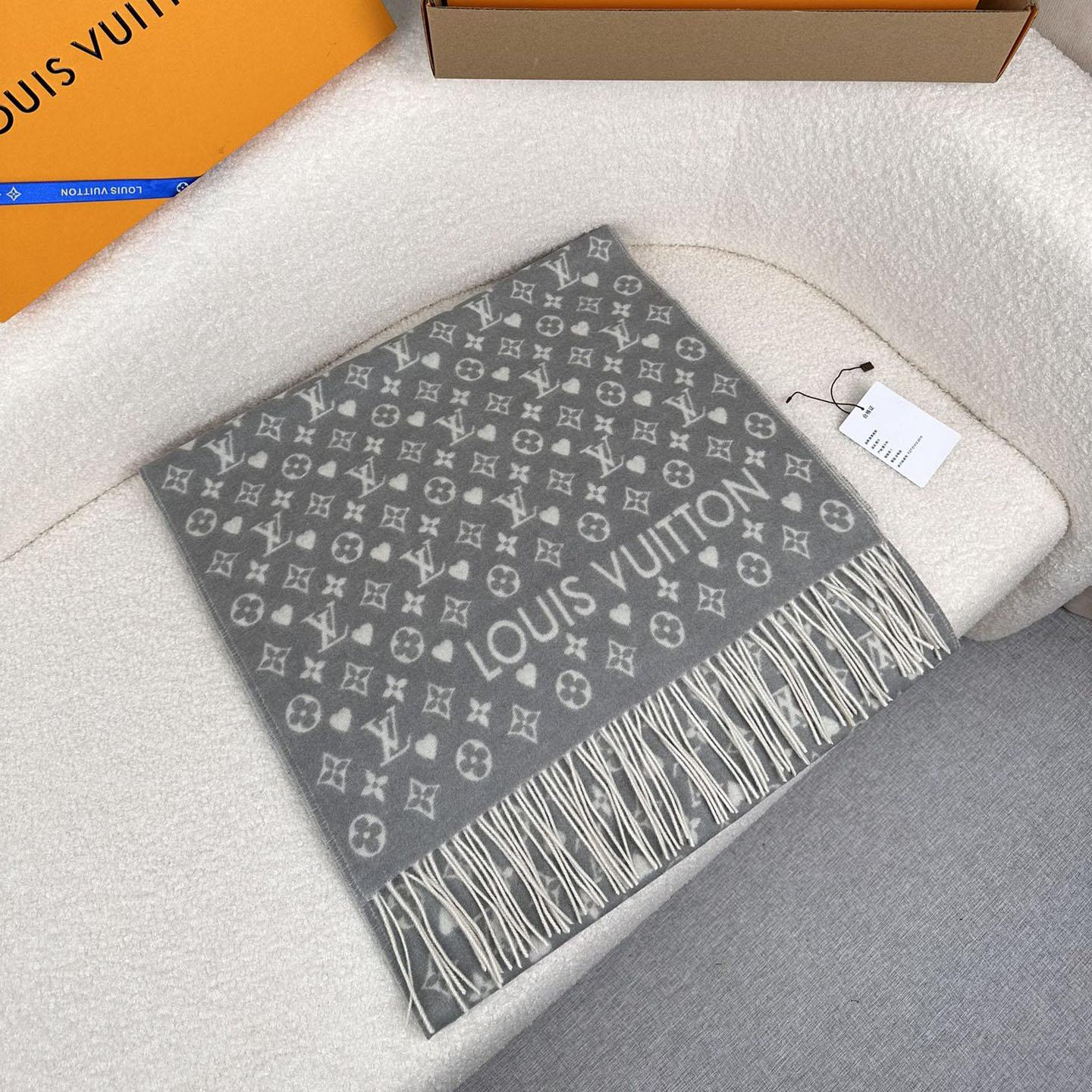 Louis Vuitton Game On Scarf   45*180cm - FashionPlug