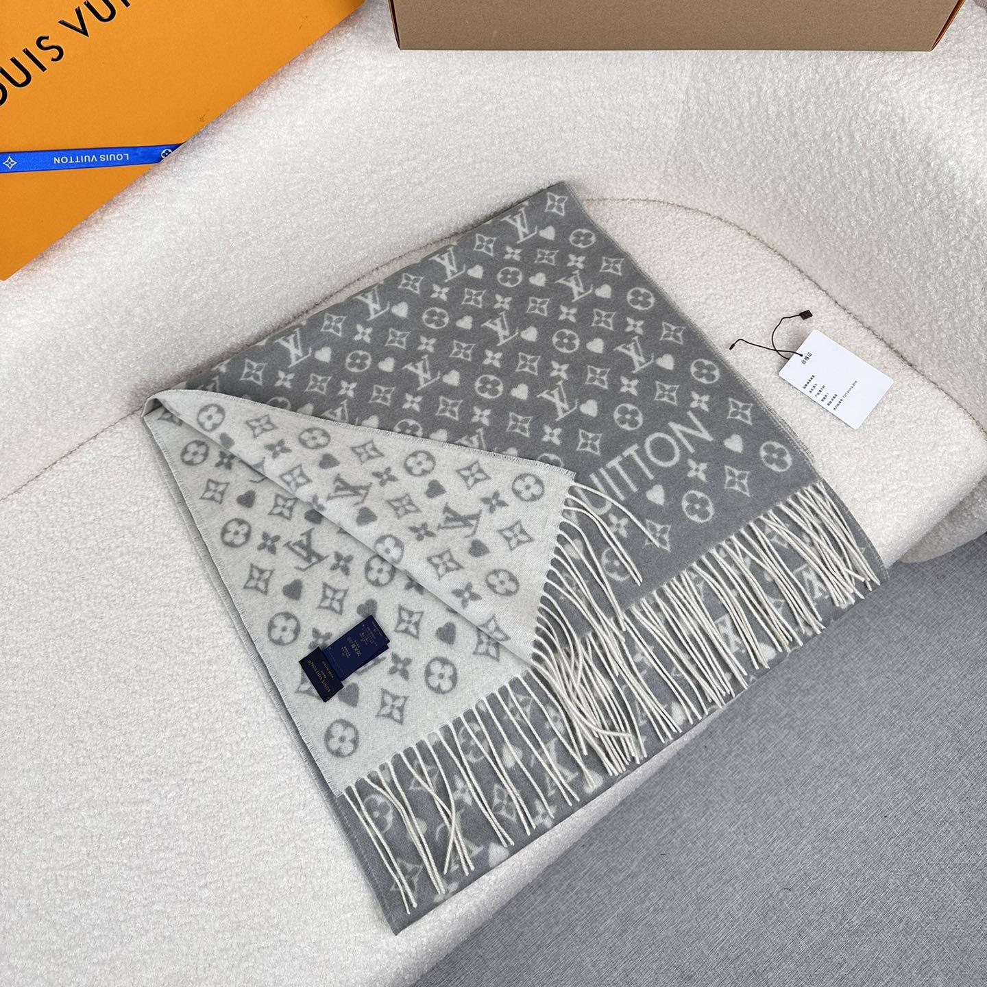 Louis Vuitton Game On Scarf   45*180cm - FashionPlug