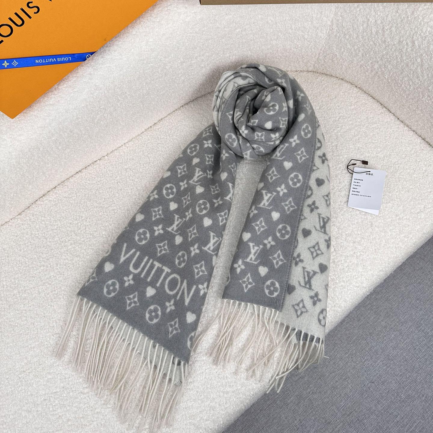 Louis Vuitton Game On Scarf   45*180cm - FashionPlug