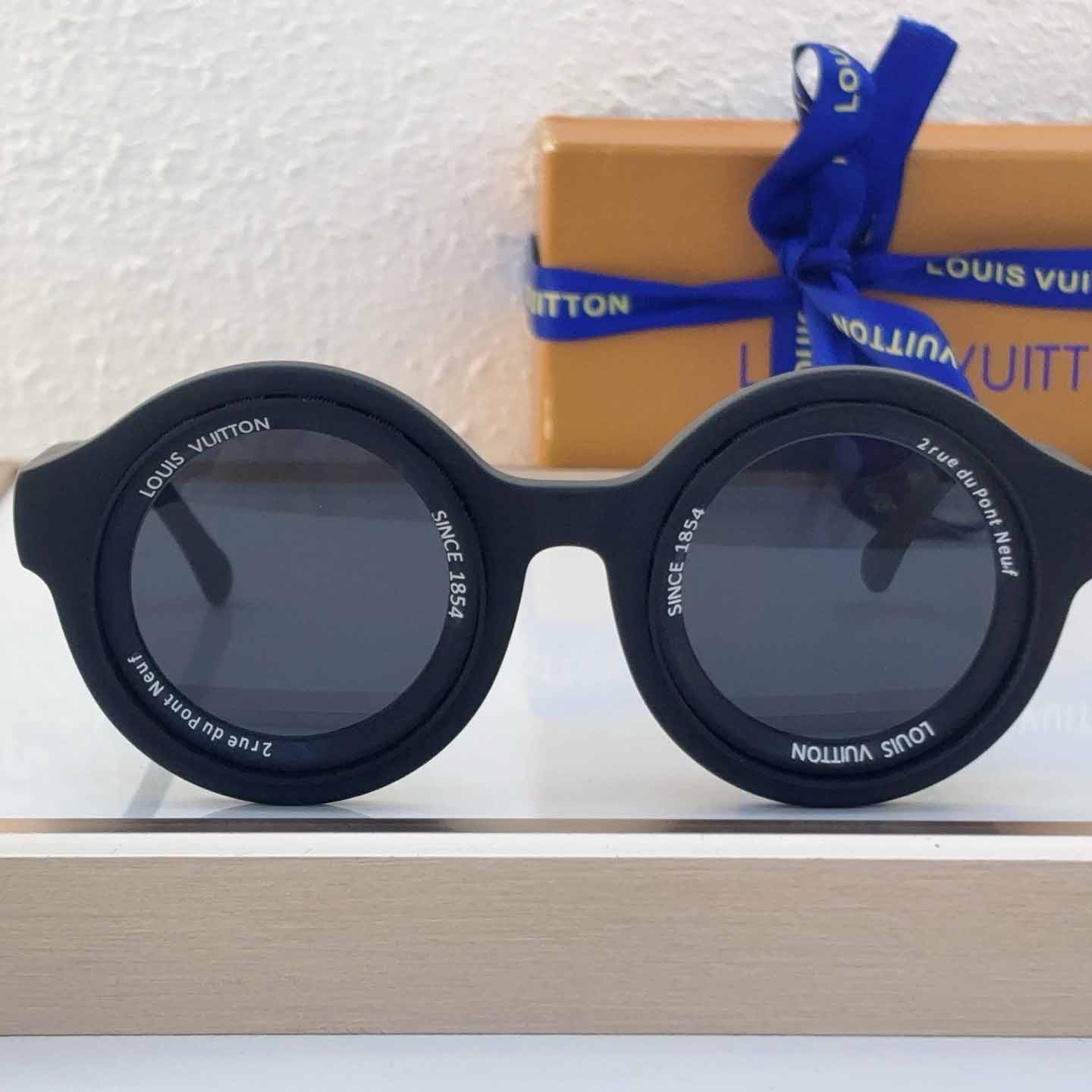 Louis Vuitton LV Super Vision Round Sunglasses   Z2737U Z2386U - FashionPlug