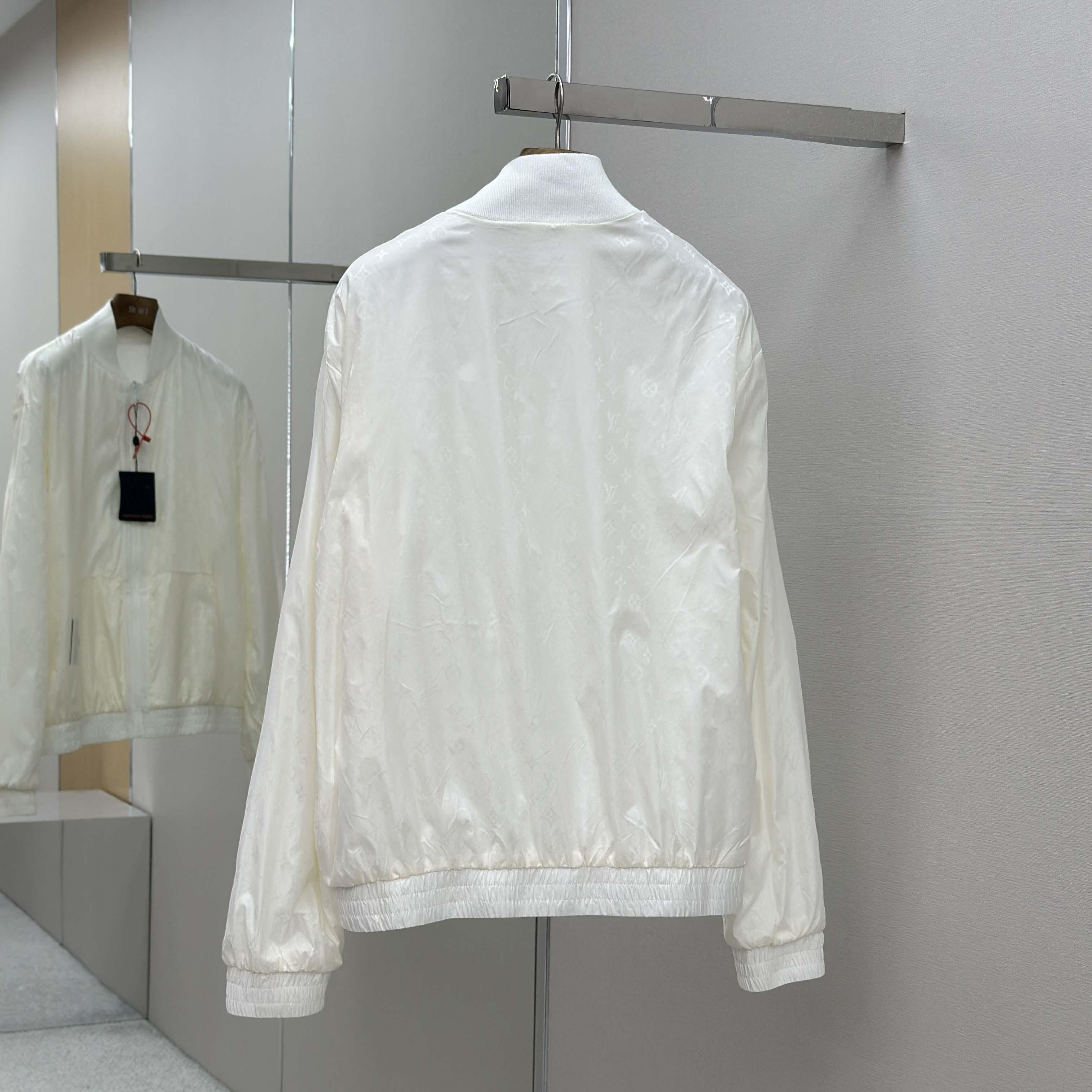 Louis Vuitton Monogram Reversible Light Bomber   1AHUWH - FashionPlug