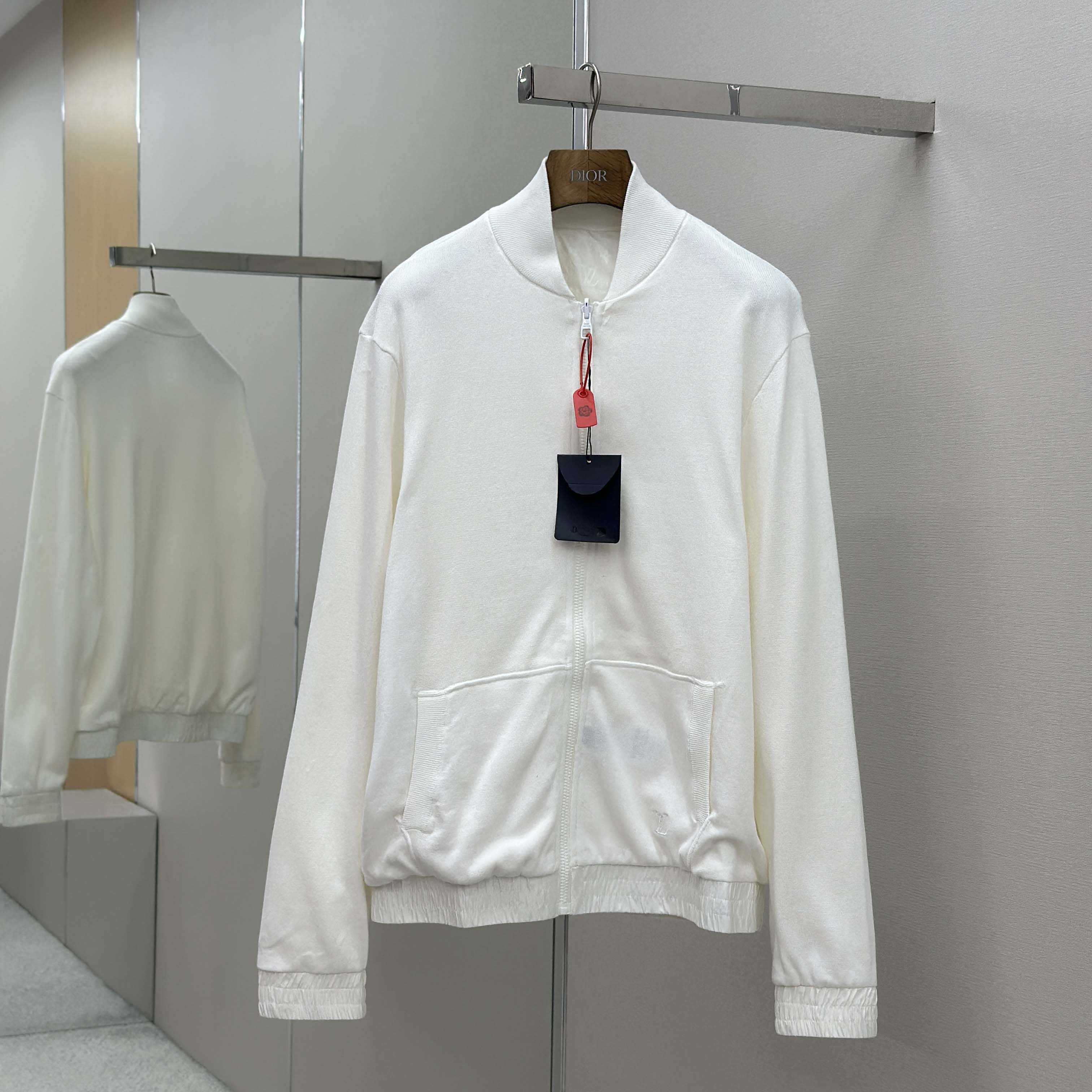 Louis Vuitton Monogram Reversible Light Bomber   1AHUWH - FashionPlug