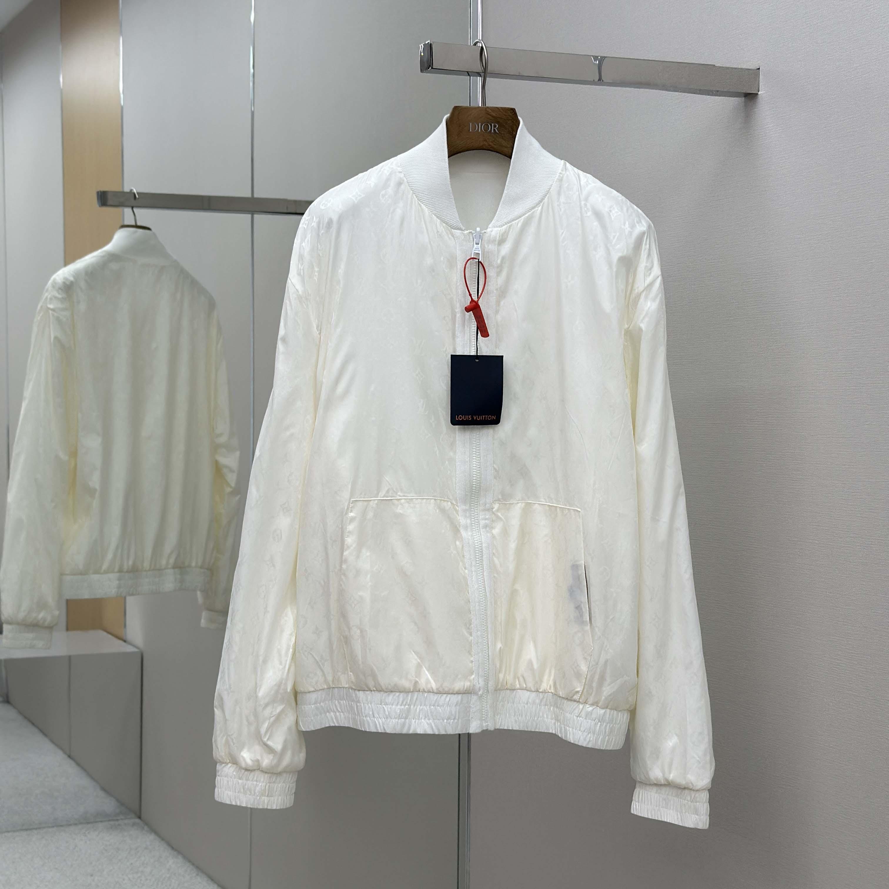 Louis Vuitton Monogram Reversible Light Bomber   1AHUWH - FashionPlug