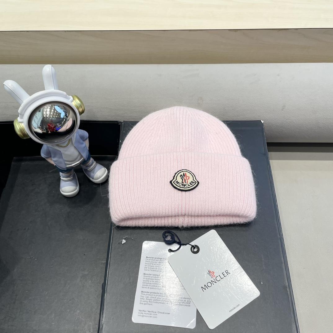 Moncler Beanie  - FashionPlug