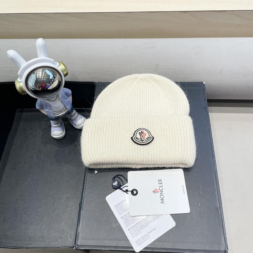 Moncler Beanie  - FashionPlug