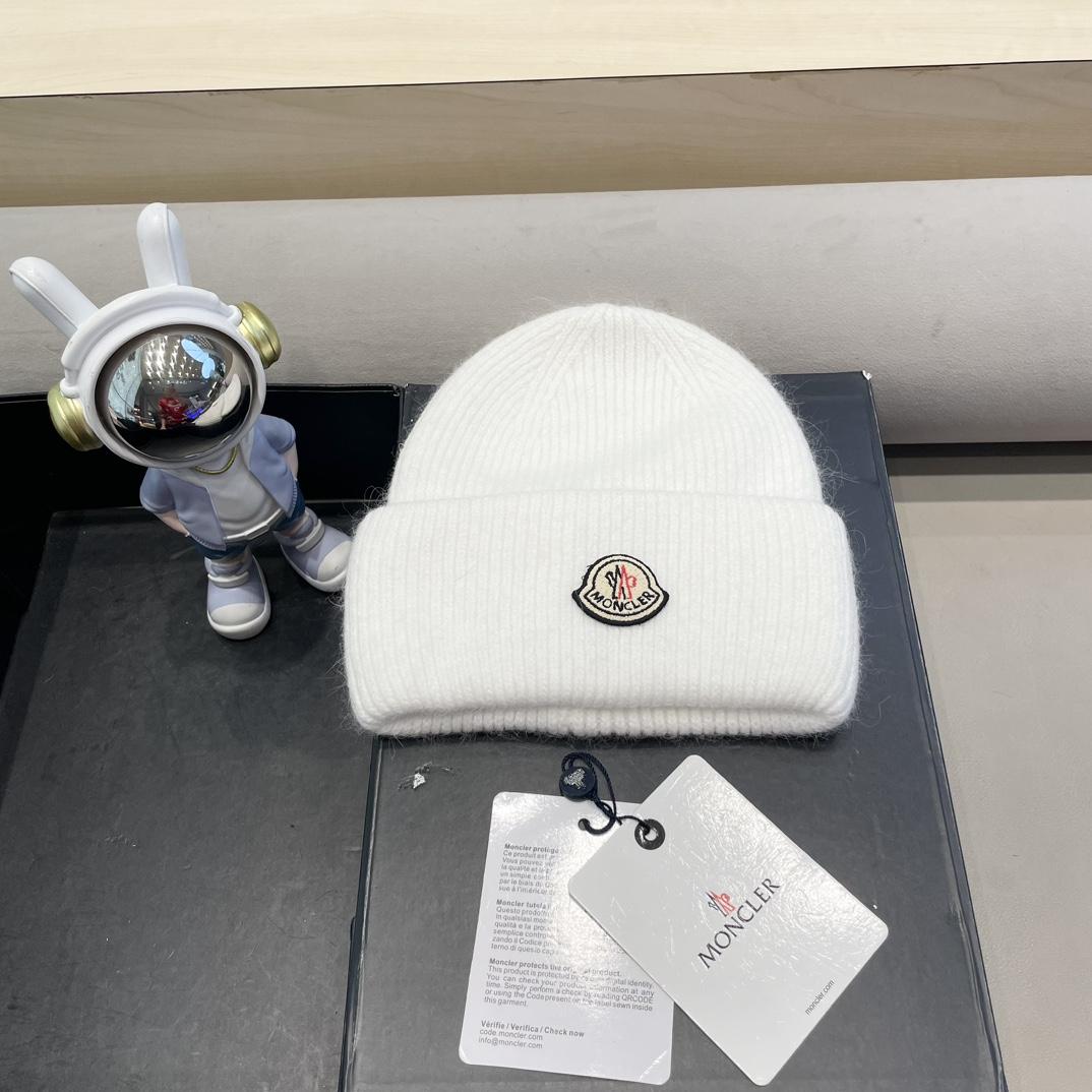 Moncler Beanie  - FashionPlug
