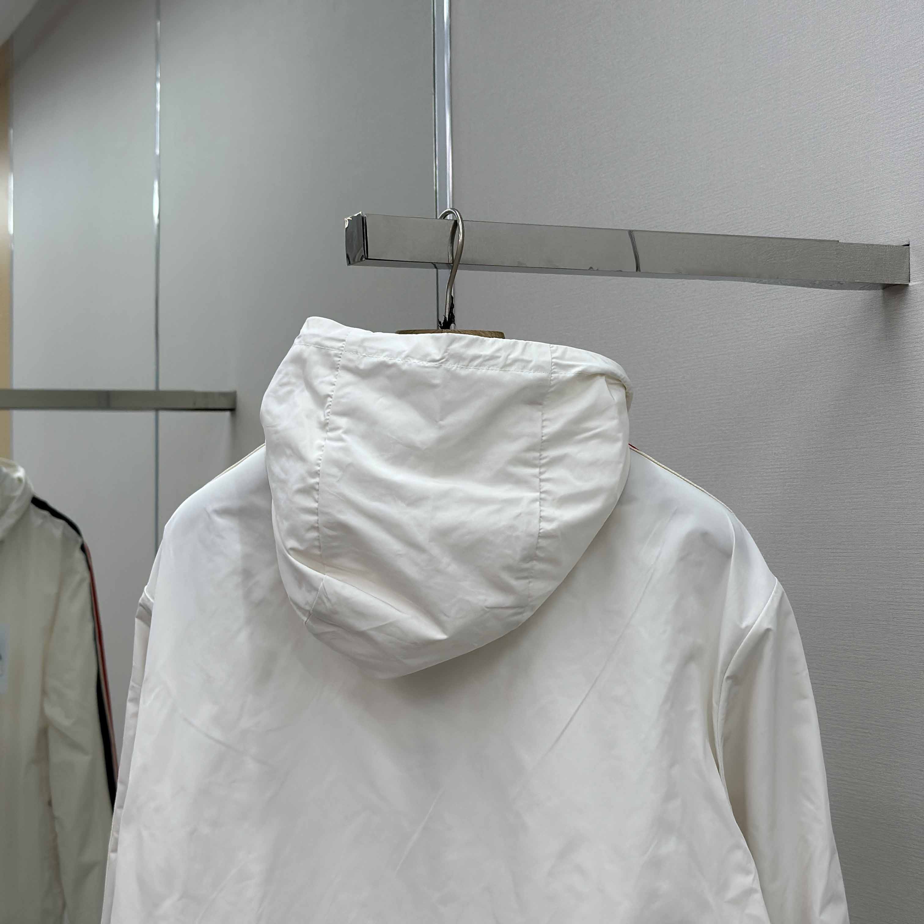 Moncler Olan Jacket - FashionPlug