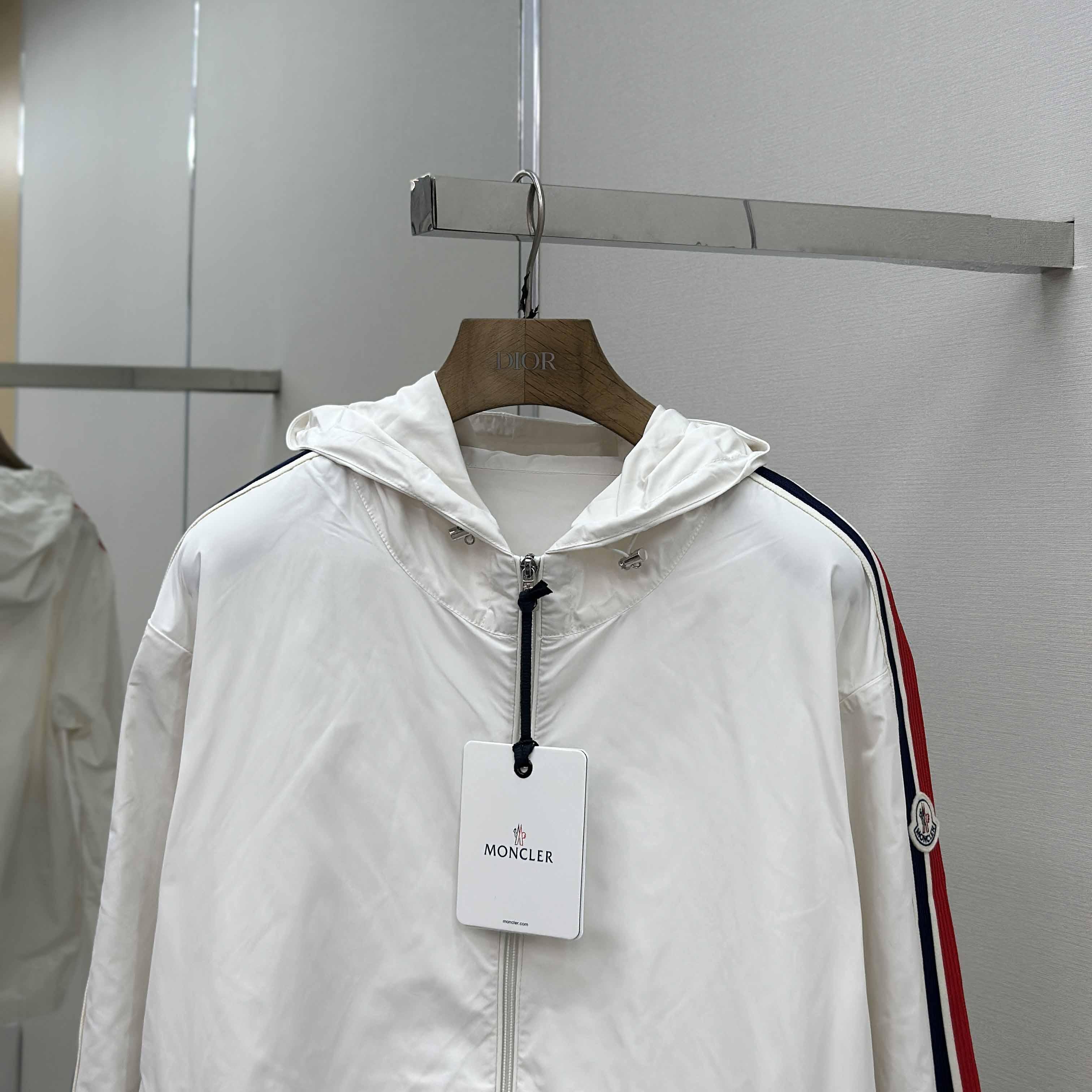 Moncler Olan Jacket - FashionPlug