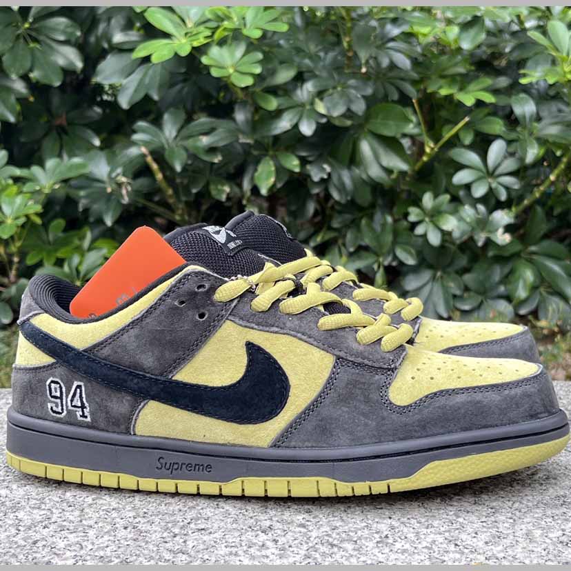 Supreme x Nike SB Dunk Low   HQ8487-300 - FashionPlug