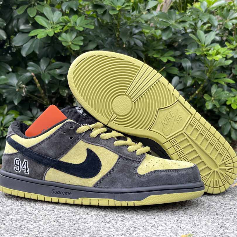Supreme x Nike SB Dunk Low   HQ8487-300 - FashionPlug
