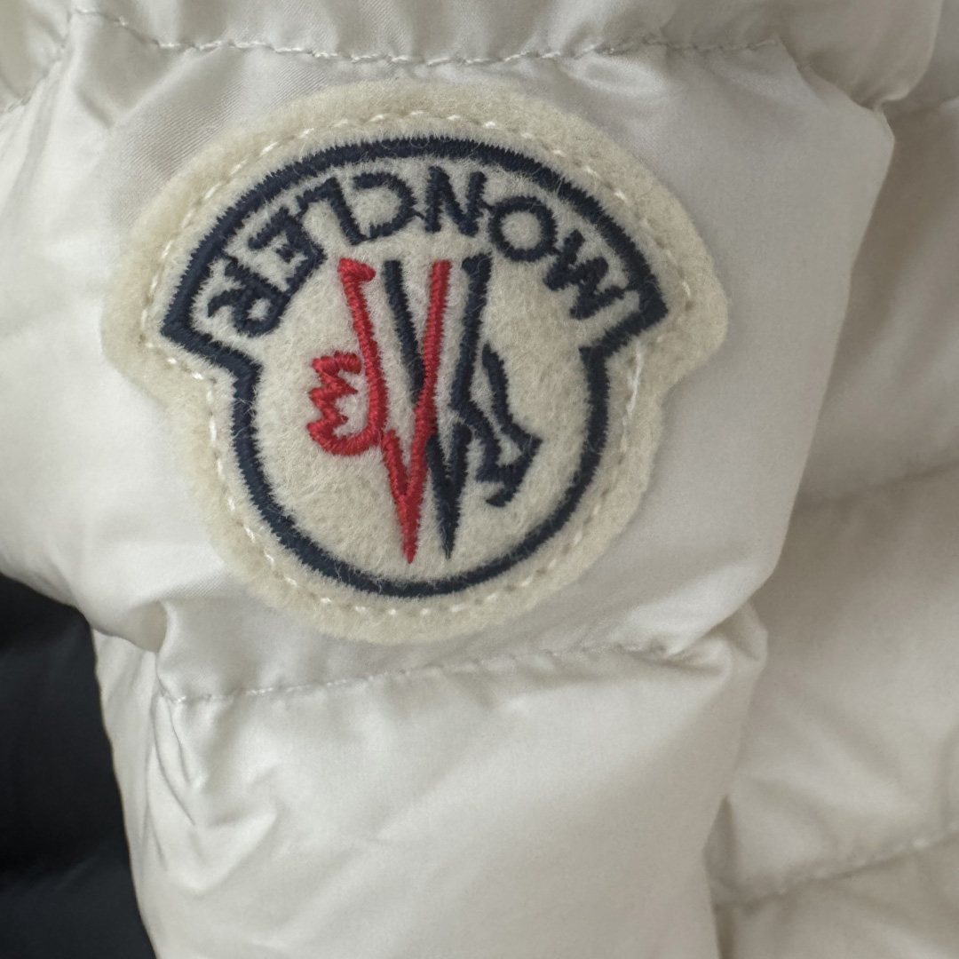 Moncler Ige Hooded Short Down Jacket - FashionPlug