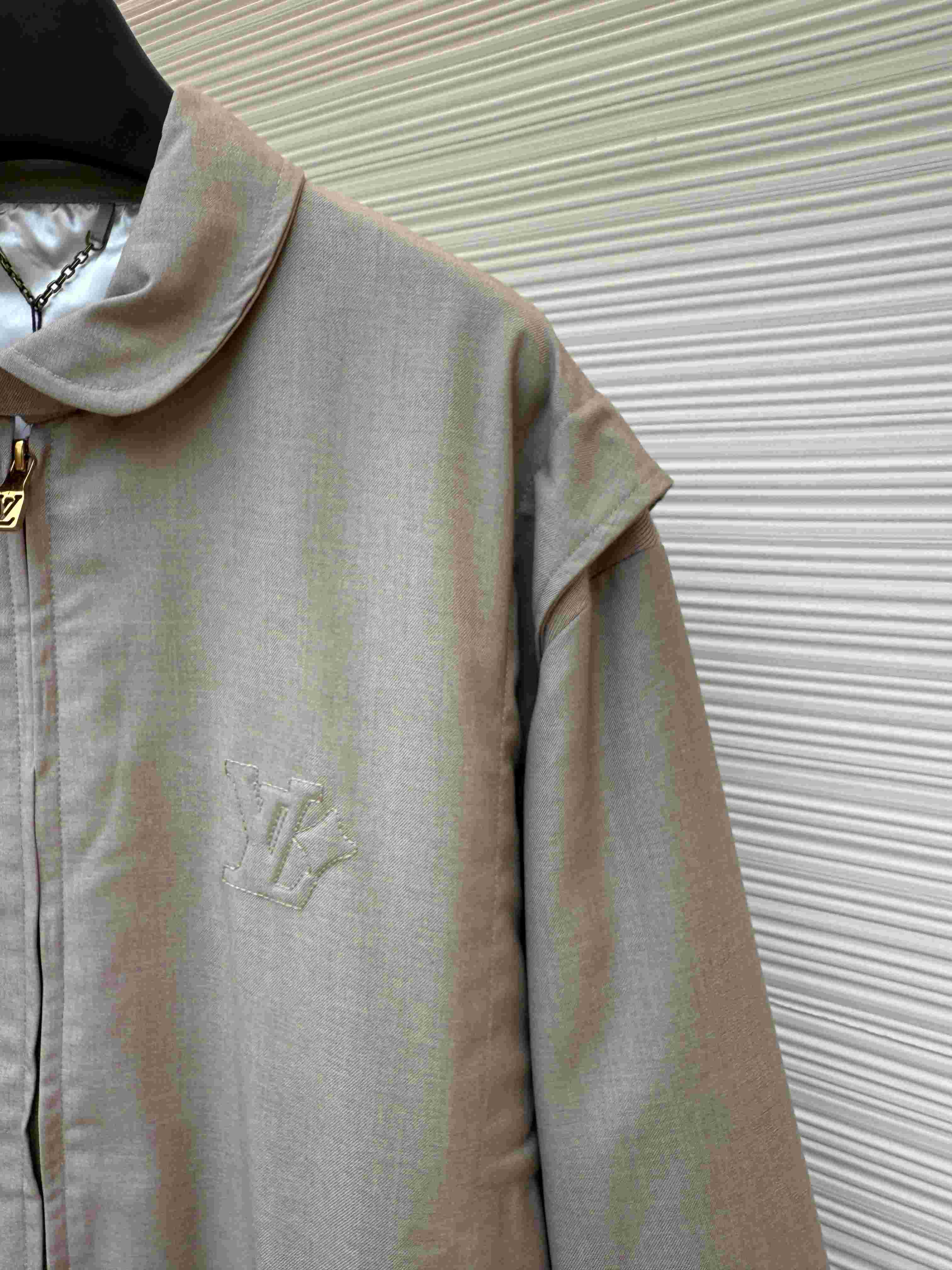 Louis Vuitton Tailored Bomber   1AHV61 - FashionPlug