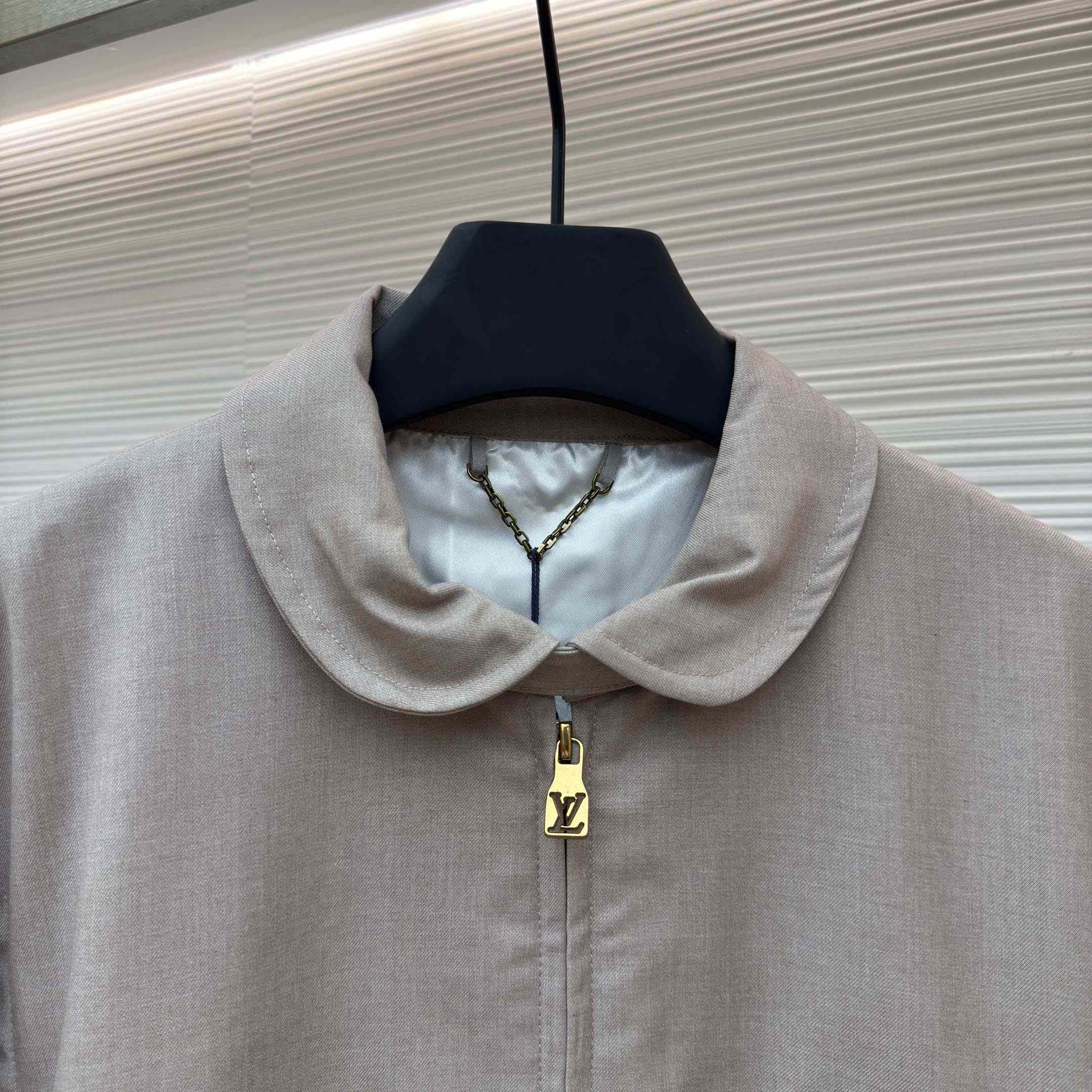 Louis Vuitton Tailored Bomber   1AHV61 - FashionPlug