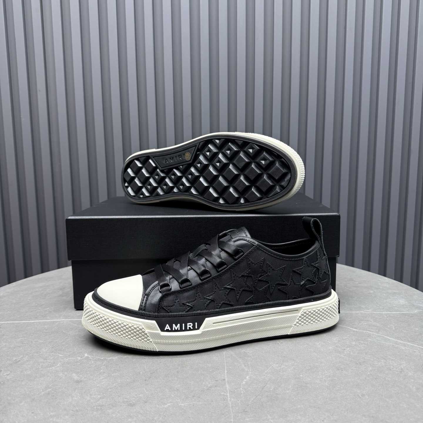 Amiri Stars Low Sneakers - FashionPlug