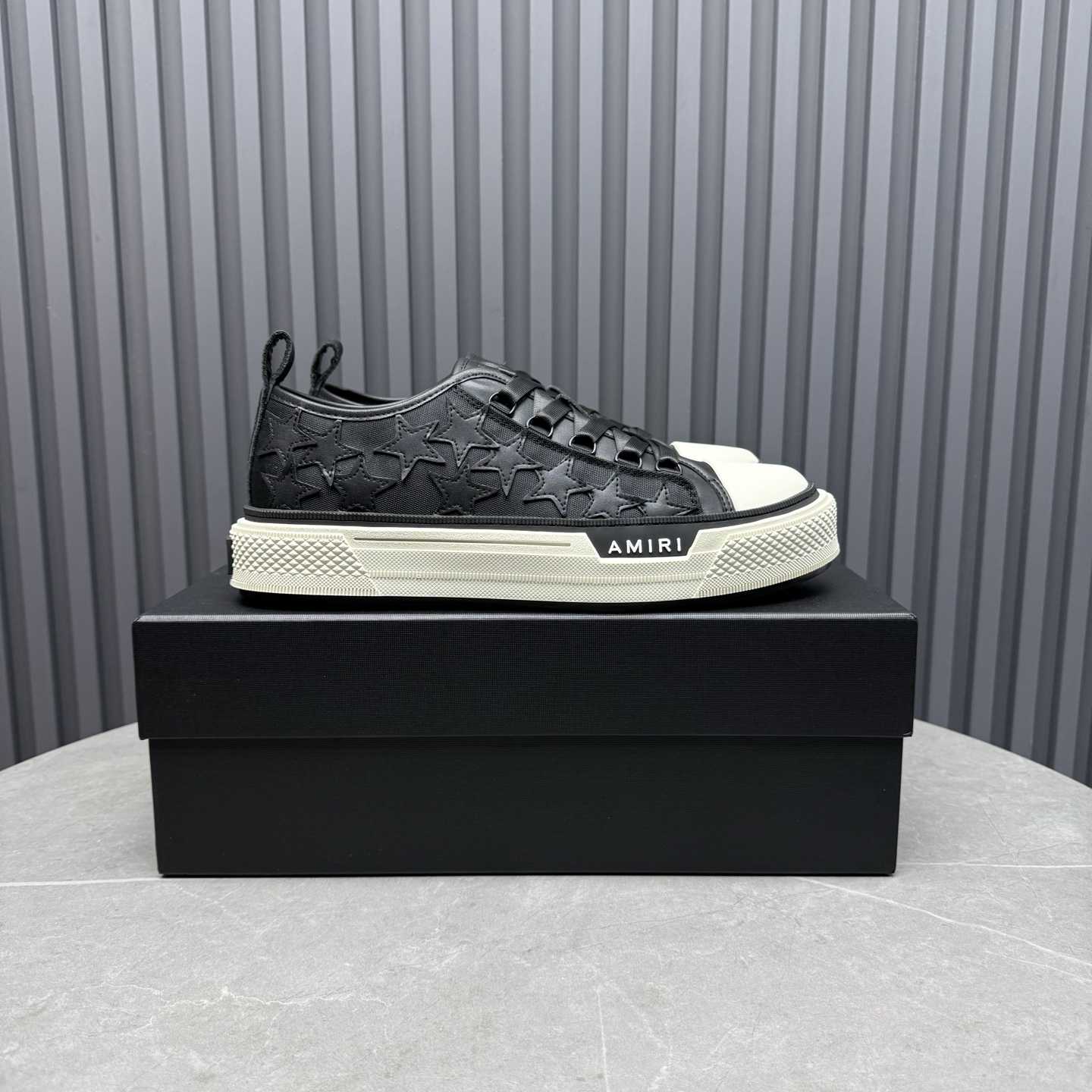 Amiri Stars Low Sneakers - FashionPlug