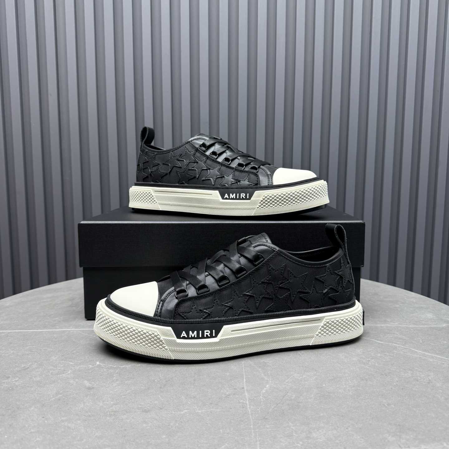 Amiri Stars Low Sneakers - FashionPlug