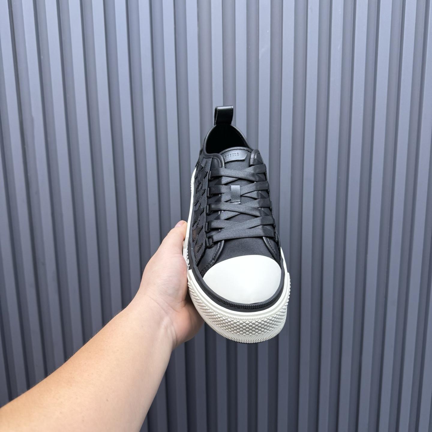 Amiri Stars Low Sneakers - FashionPlug