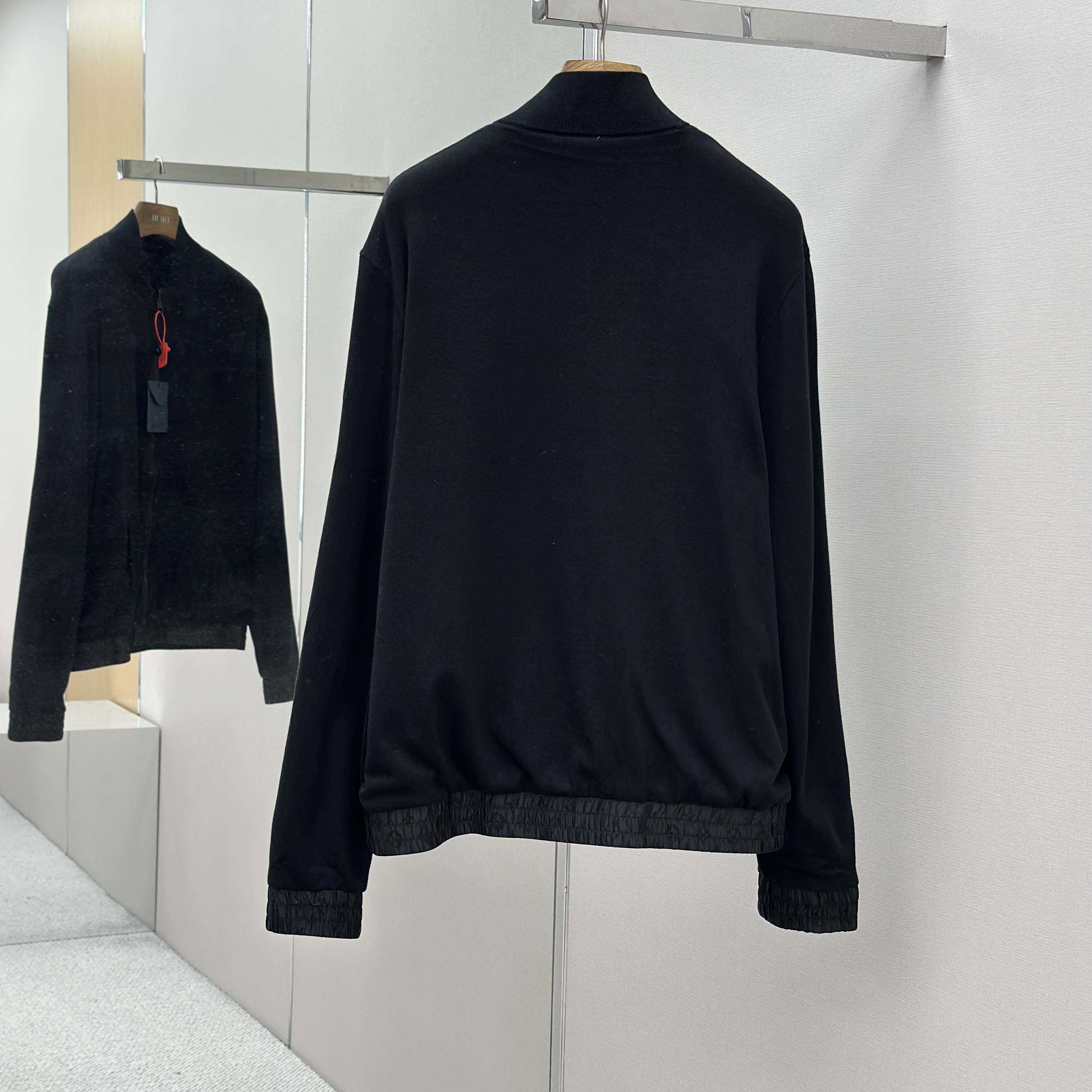 Louis Vuitton Monogram Reversible Light Bomber   1AGMFK - FashionPlug