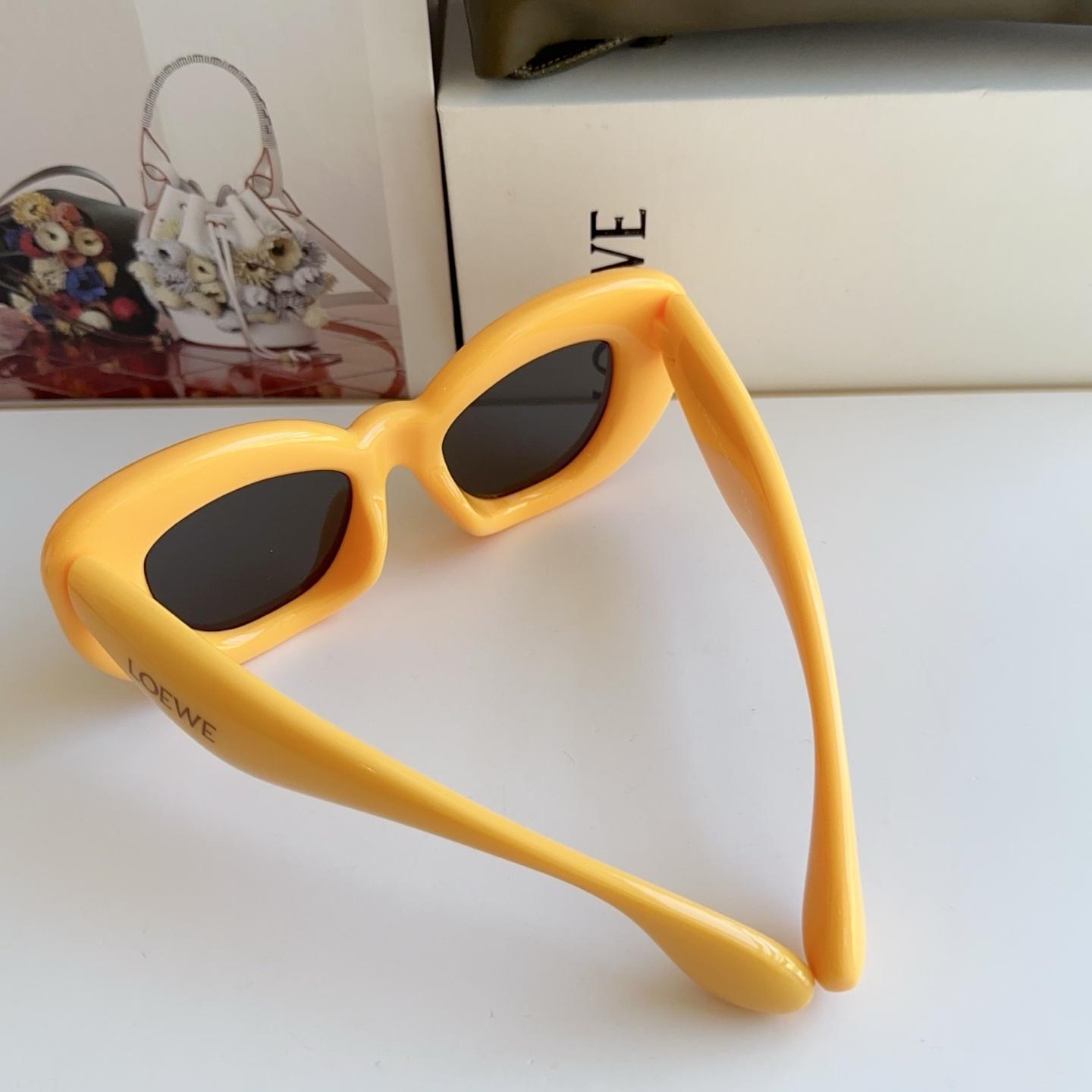 Loewe LW40100l Sunglasses  - FashionPlug