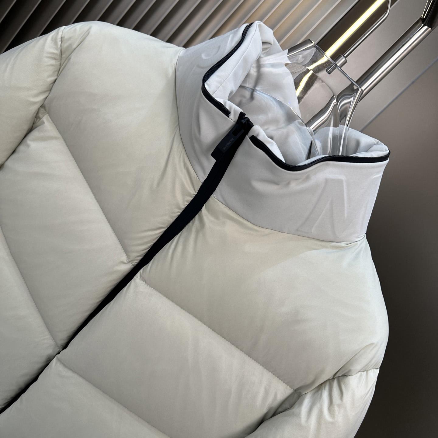 Moncler Forez Hooded Short Down Jacket - FashionPlug