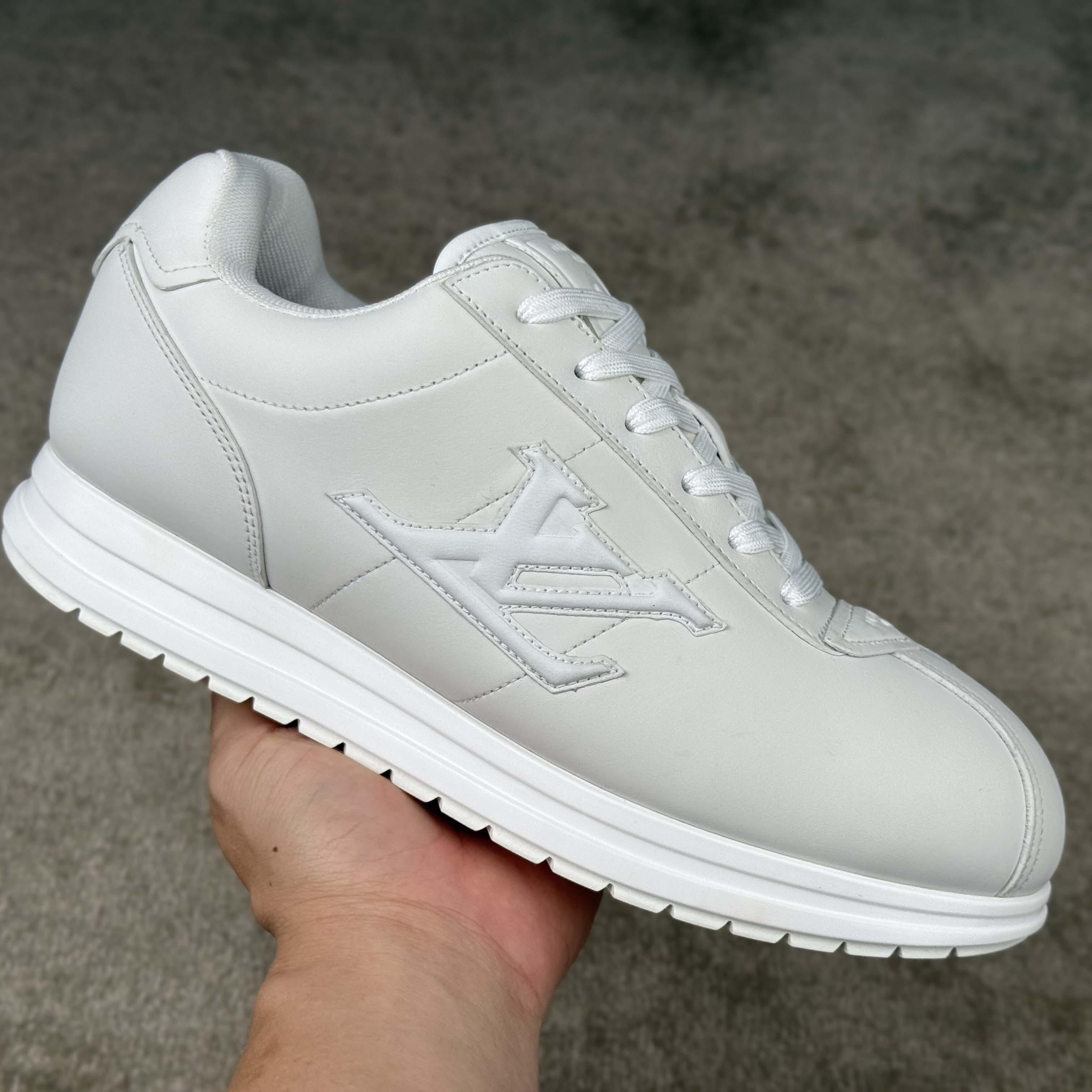 Louis Vuitton LV BUTTERSOFT Sneaker    1AIKDO - FashionPlug
