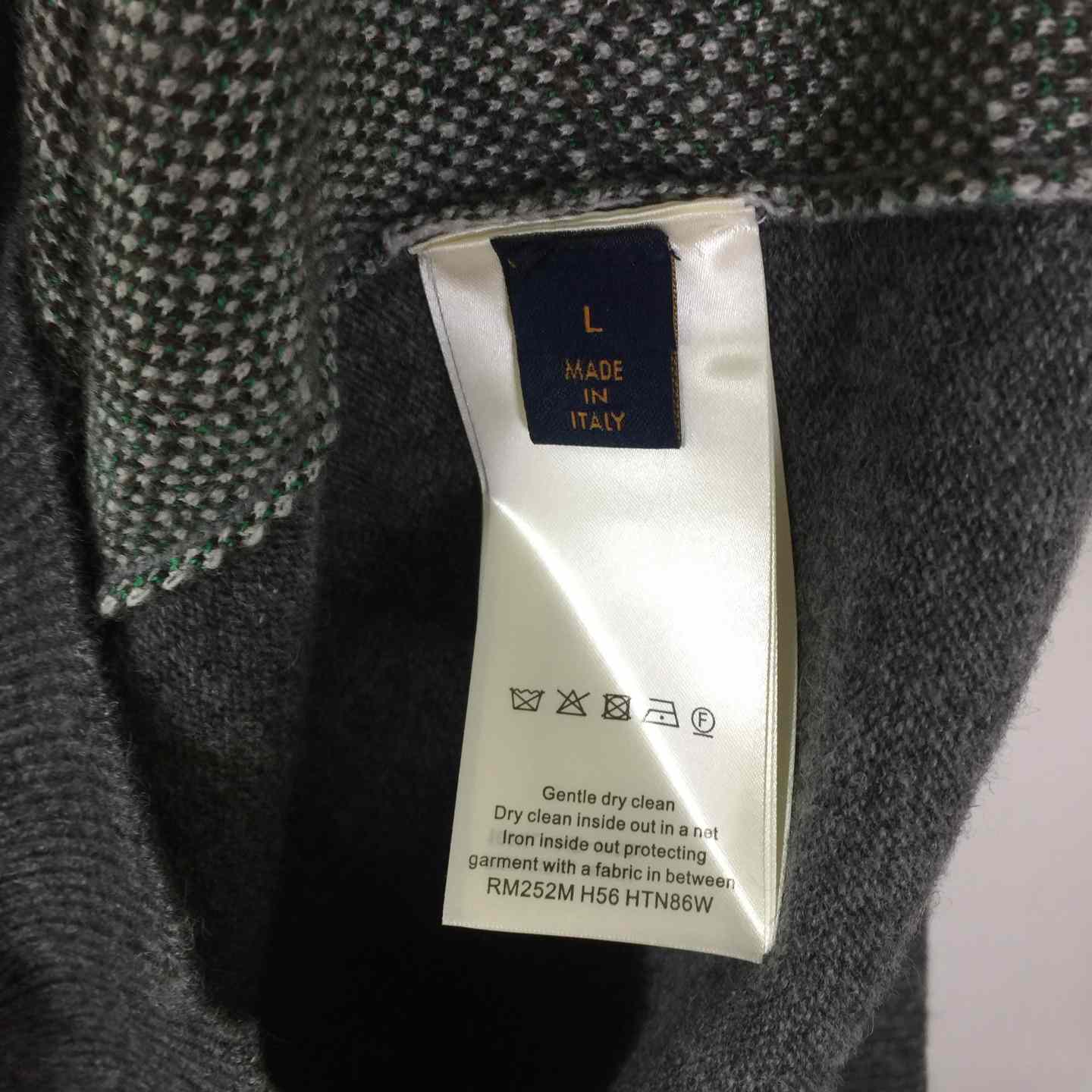 Louis Vuitton Argyle Crewneck    1AIMCJ - FashionPlug