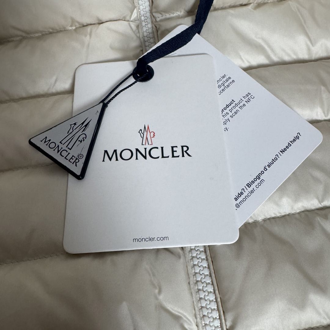 Moncler Igelle Short Down Jacket   2501 - FashionPlug