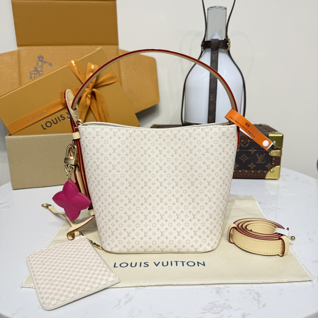 Louis Vuitton All In BB   M15130 - FashionPlug
