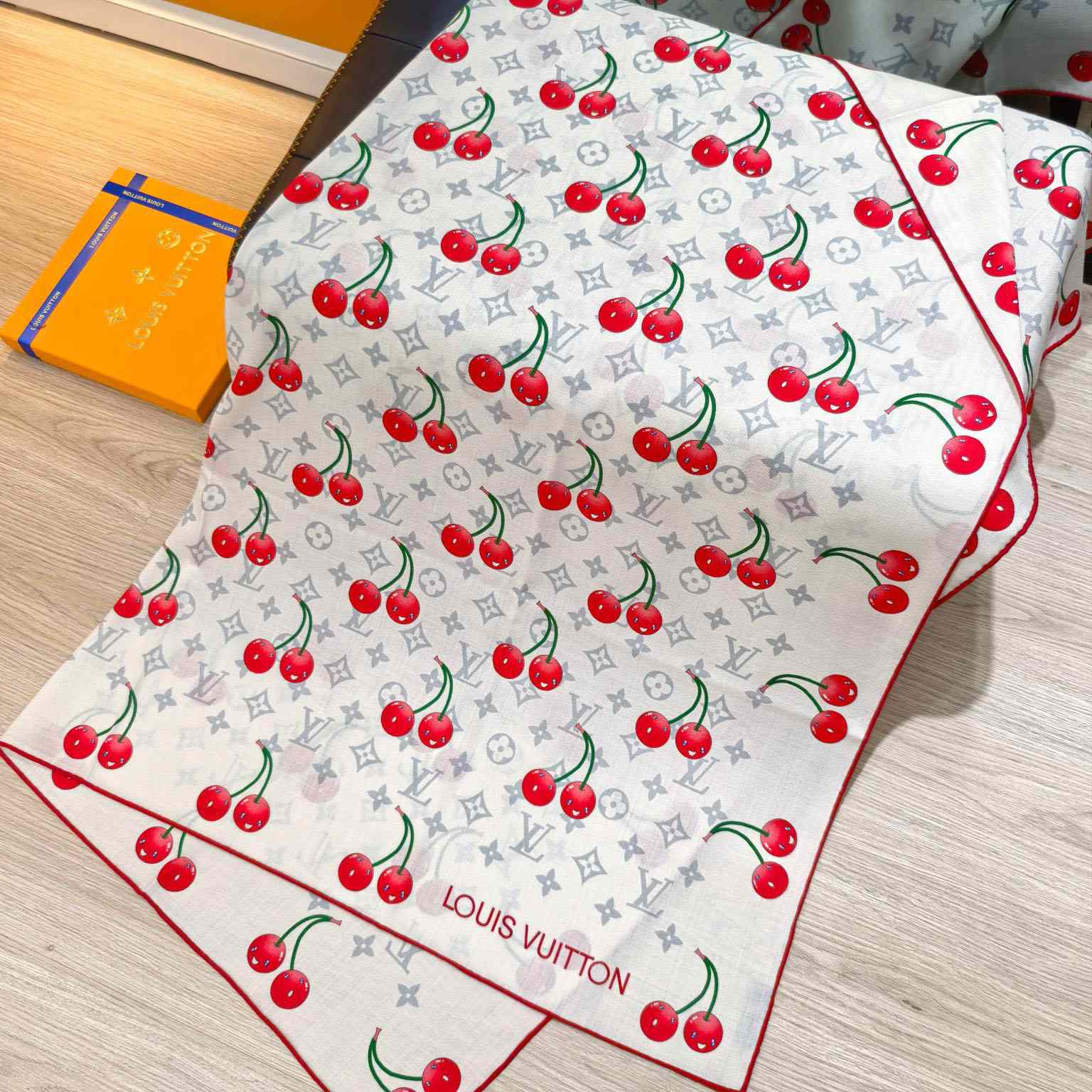 Louis Vuitton LV x TM Monogram Shawl   140*140cm - FashionPlug