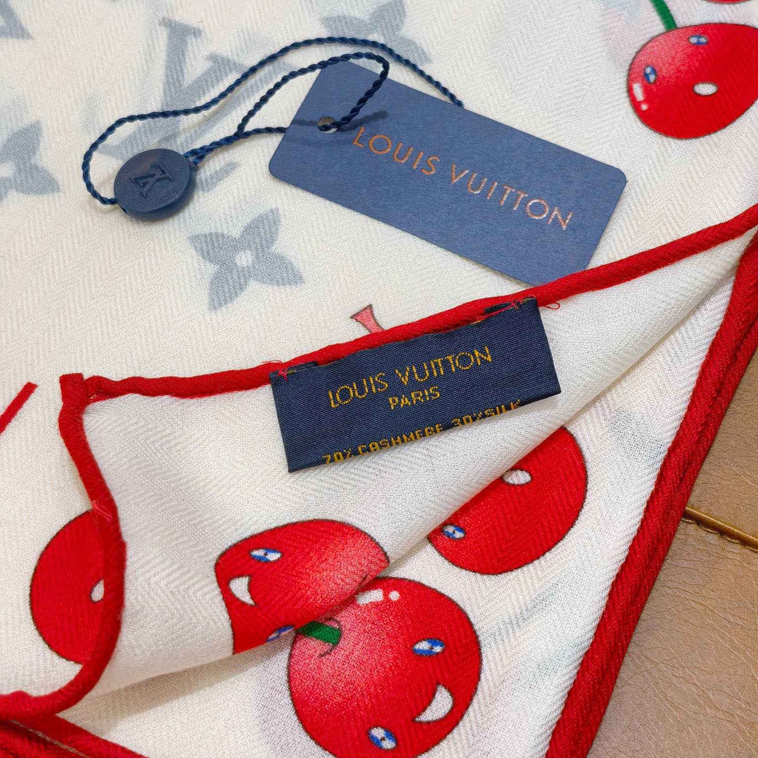 Louis Vuitton LV x TM Monogram Shawl   140*140cm - FashionPlug