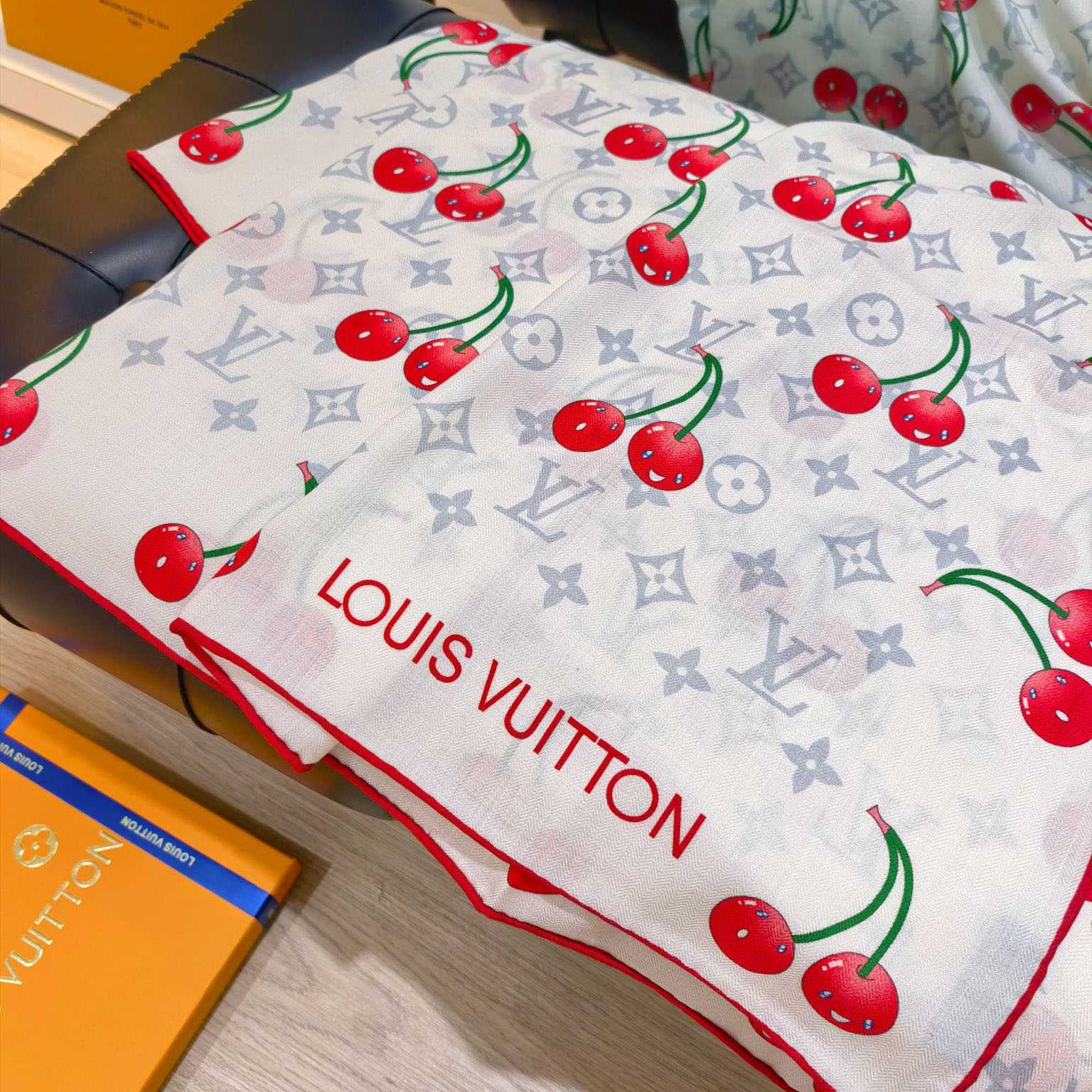 Louis Vuitton LV x TM Monogram Shawl   140*140cm - FashionPlug