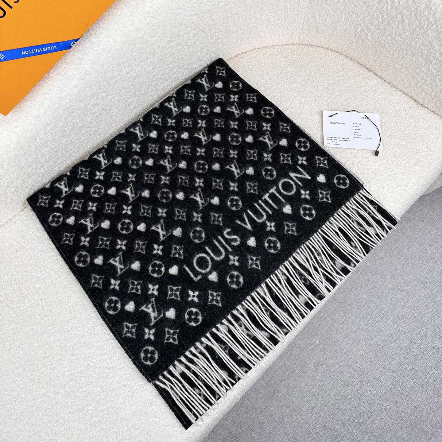 Louis Vuitton Game On Scarf   45*180cm - FashionPlug