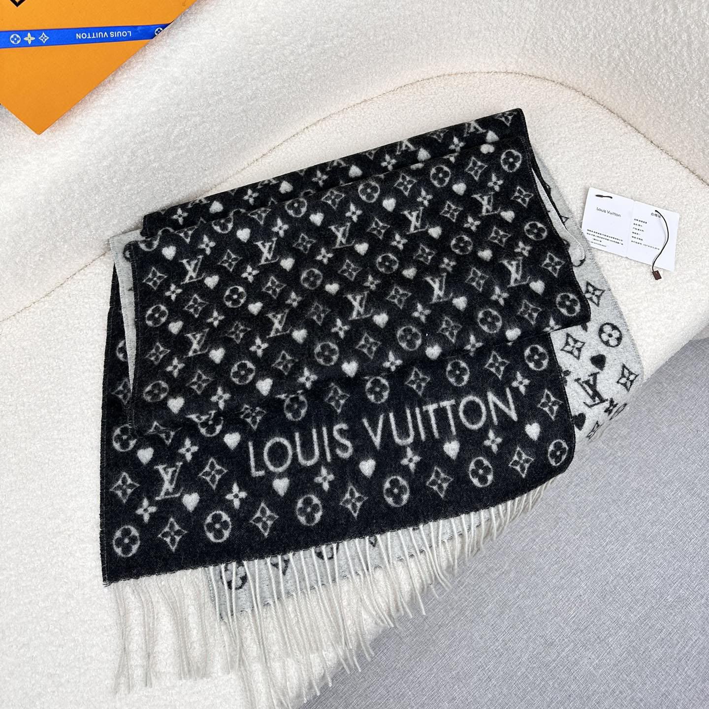 Louis Vuitton Game On Scarf   45*180cm - FashionPlug