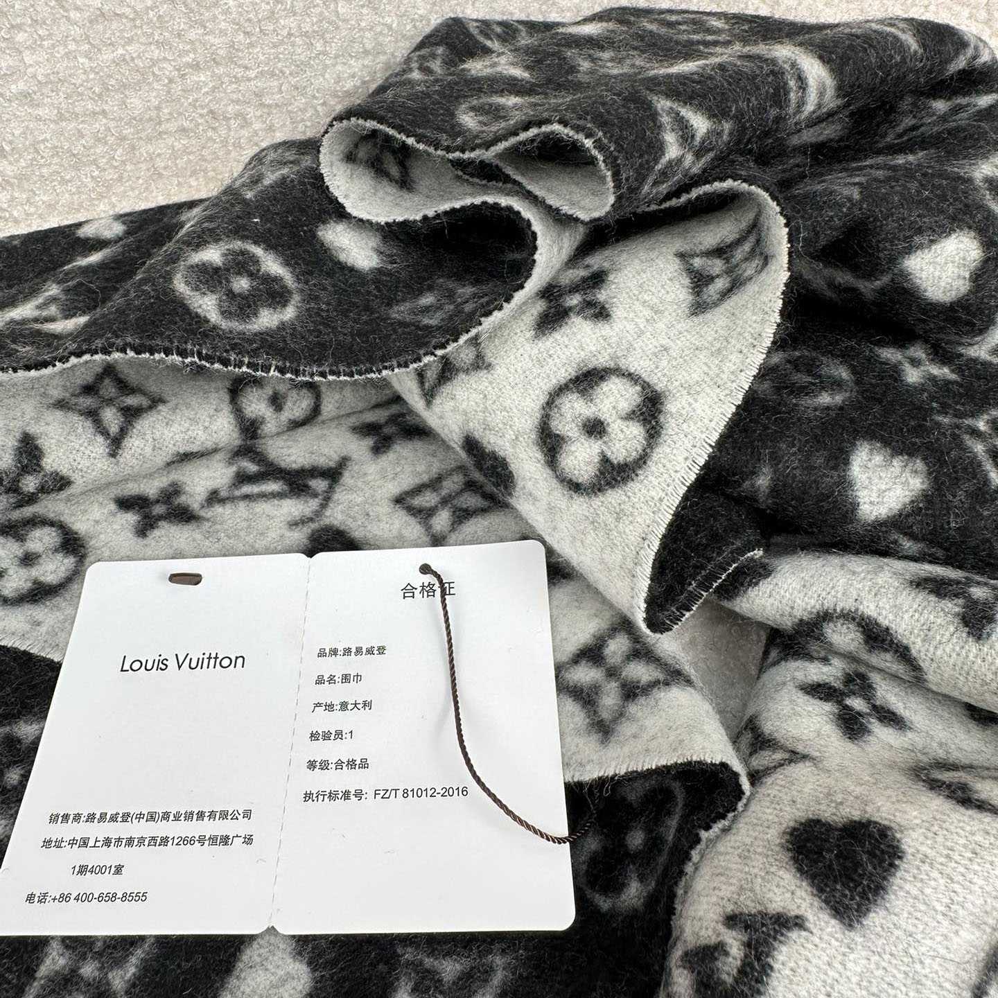 Louis Vuitton Game On Scarf   45*180cm - FashionPlug