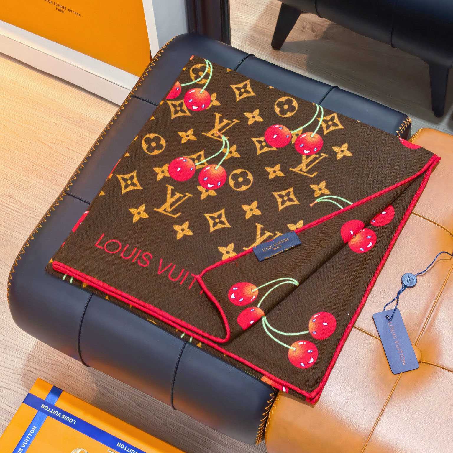 Louis Vuitton LV x TM Monogram Shawl   140*140cm - FashionPlug