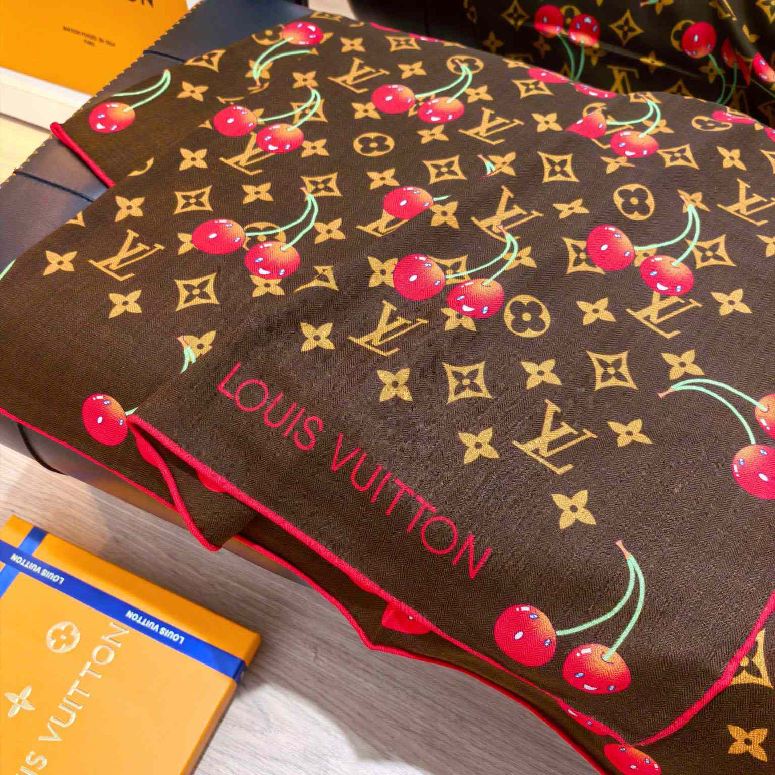 Louis Vuitton LV x TM Monogram Shawl   140*140cm - FashionPlug