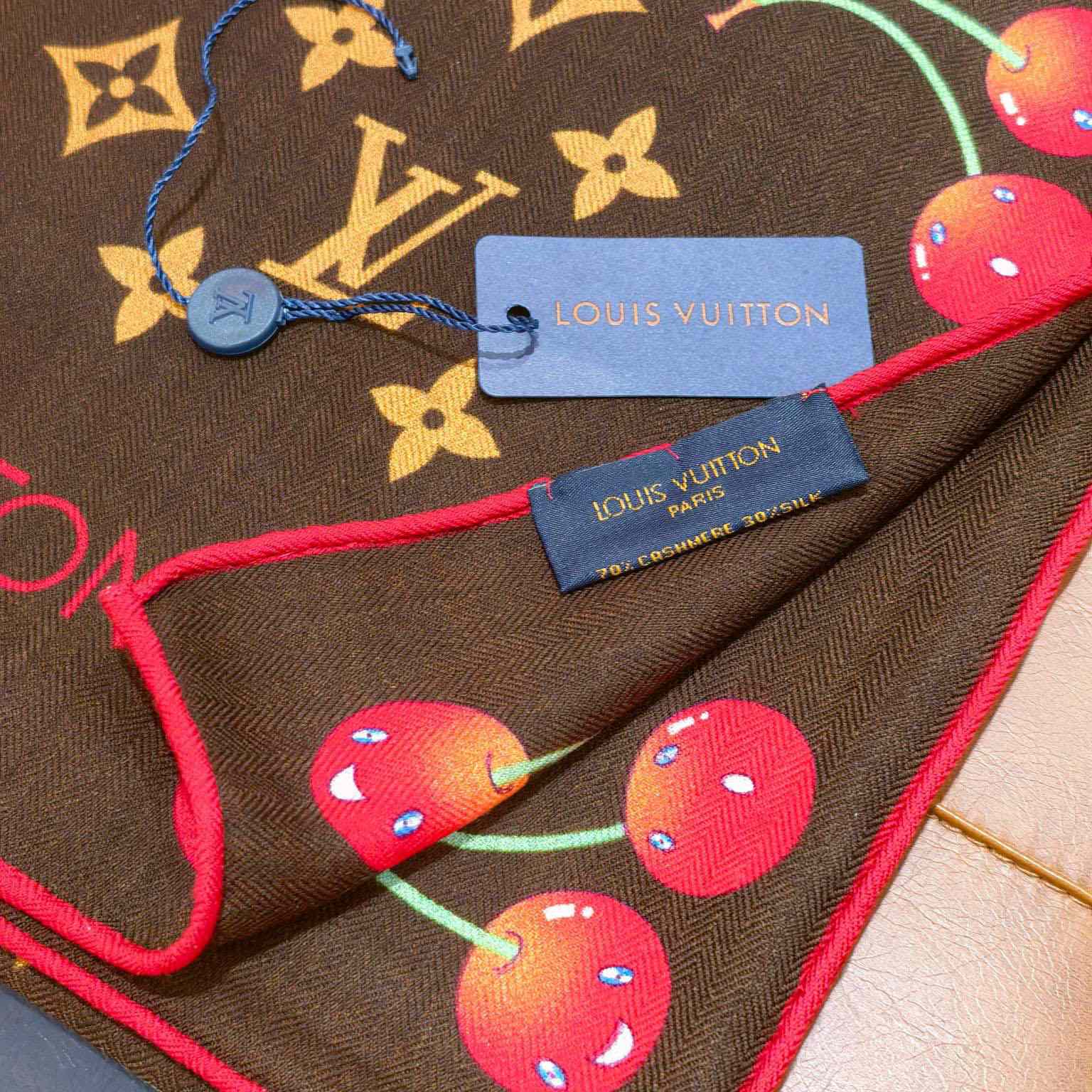 Louis Vuitton LV x TM Monogram Shawl   140*140cm - FashionPlug