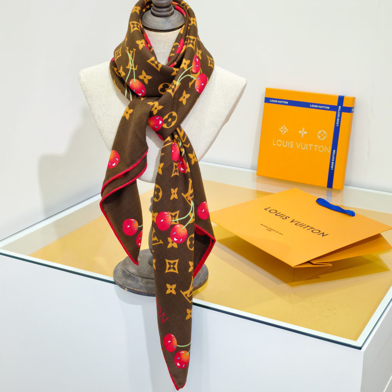 Louis Vuitton LV x TM Monogram Shawl   140*140cm - FashionPlug