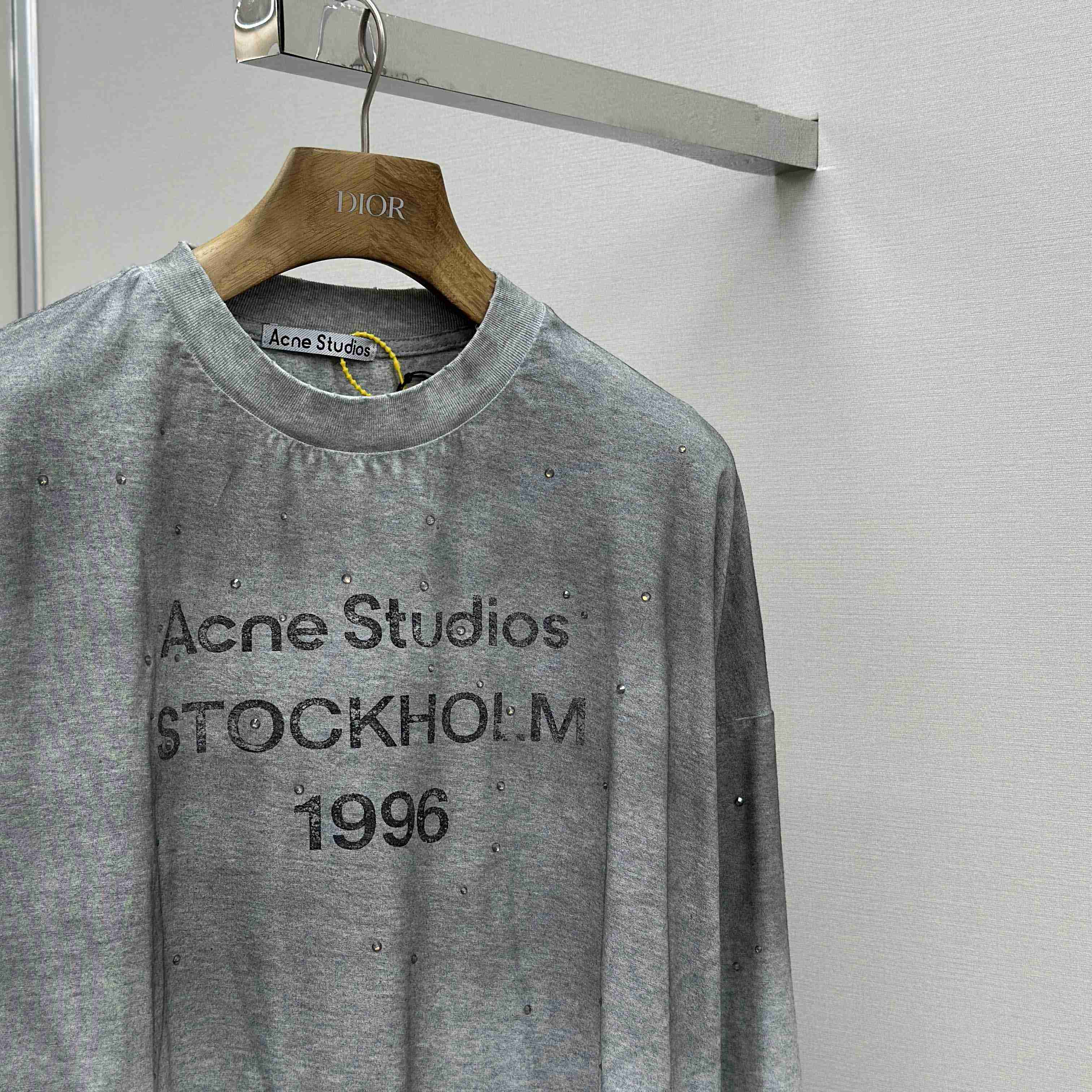 Acne Studios Logo T-shirt - Relaxed Fit - FashionPlug