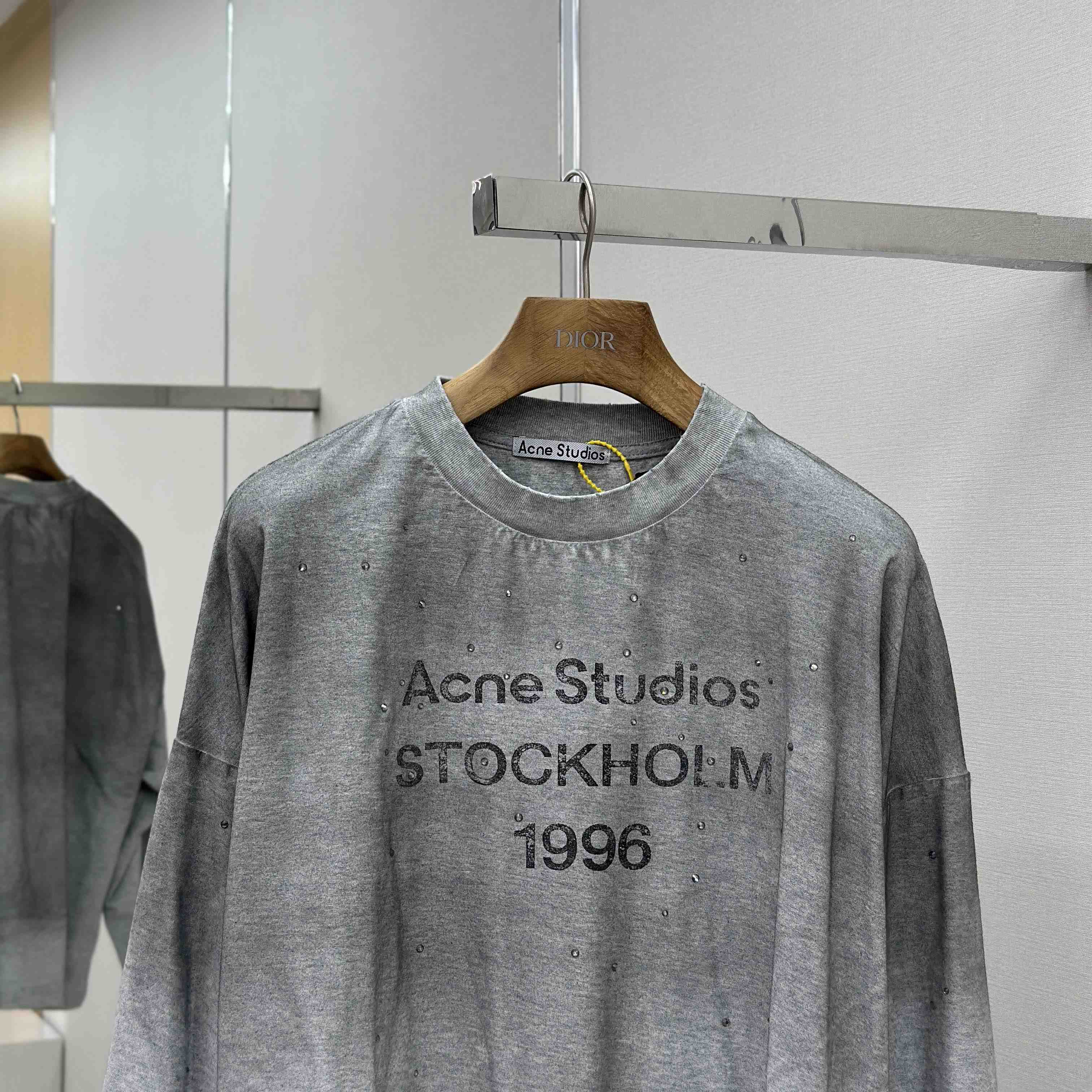 Acne Studios Logo T-shirt - Relaxed Fit - FashionPlug