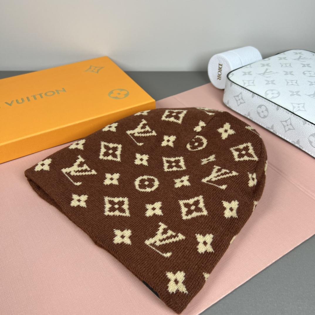 Louis Vuitton LV Fit Monogram Beanie   M5248A - FashionPlug